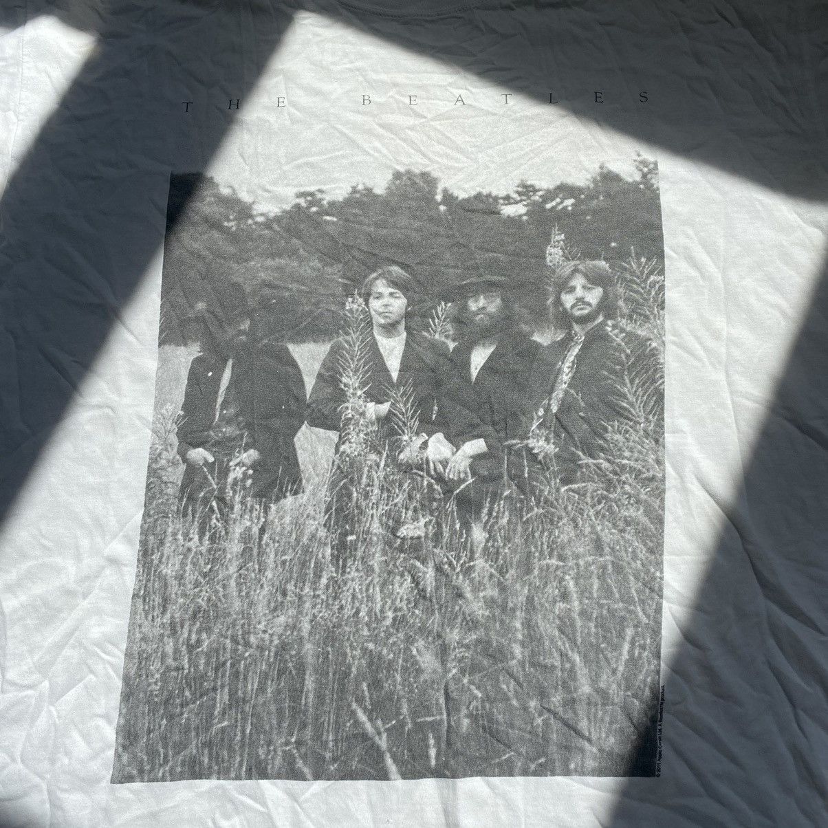 Band Tees RARE THE BEATLES Y2K PHOTO IN FOREST LICENSED T SHIRT Size US XL / EU 56 / 4 - 2 Thumbnail