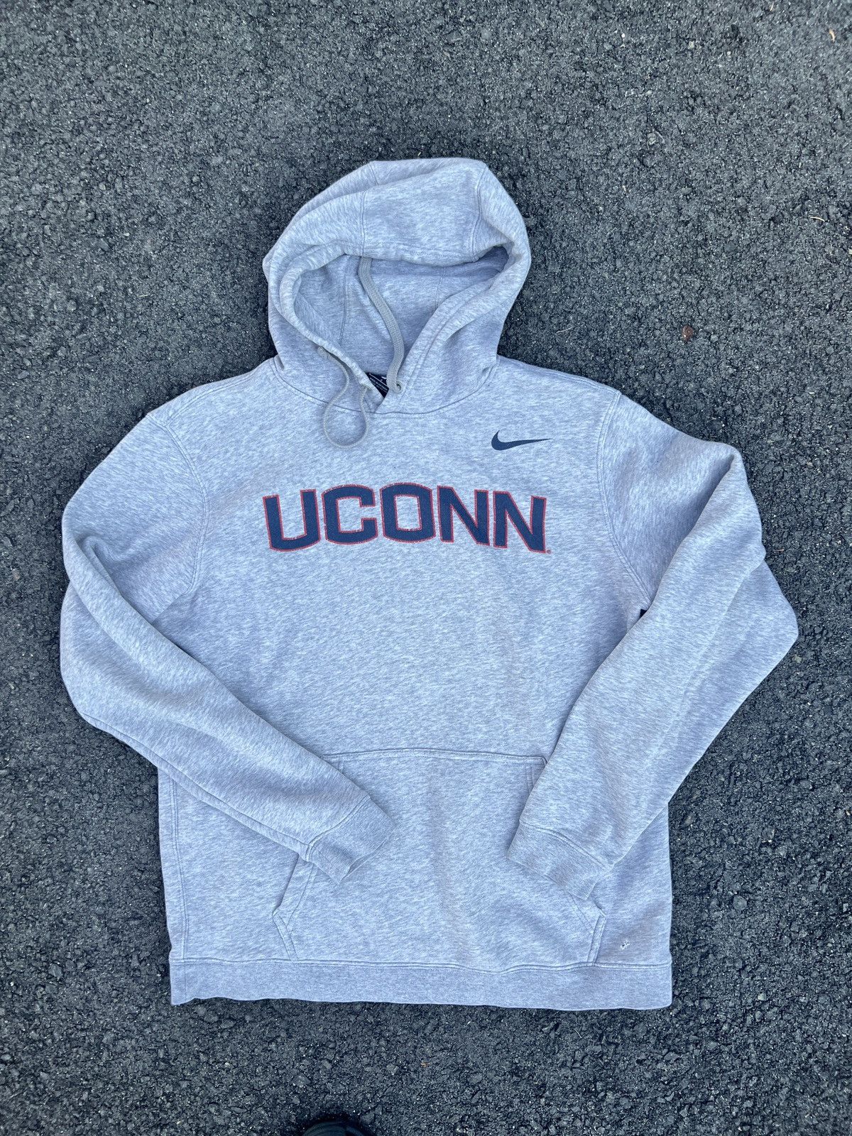 nike uconn shirt