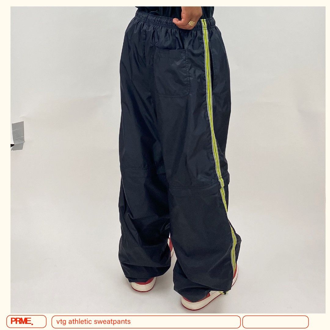 Vintage vintage Y2K ATHLETIC WORKS Baggy sweatpants shorts combo Size US 32 / EU 48 - 2 Thumbnail