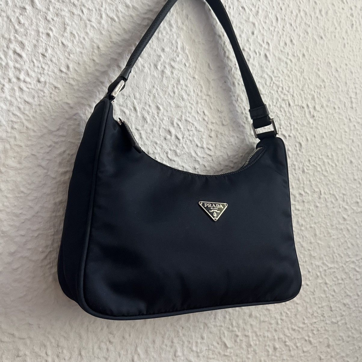 Prada Prada Re-Edition 2005 Nylon Hand Bag Logo Y2K Retro Black Size ONE SIZE - 3 Thumbnail