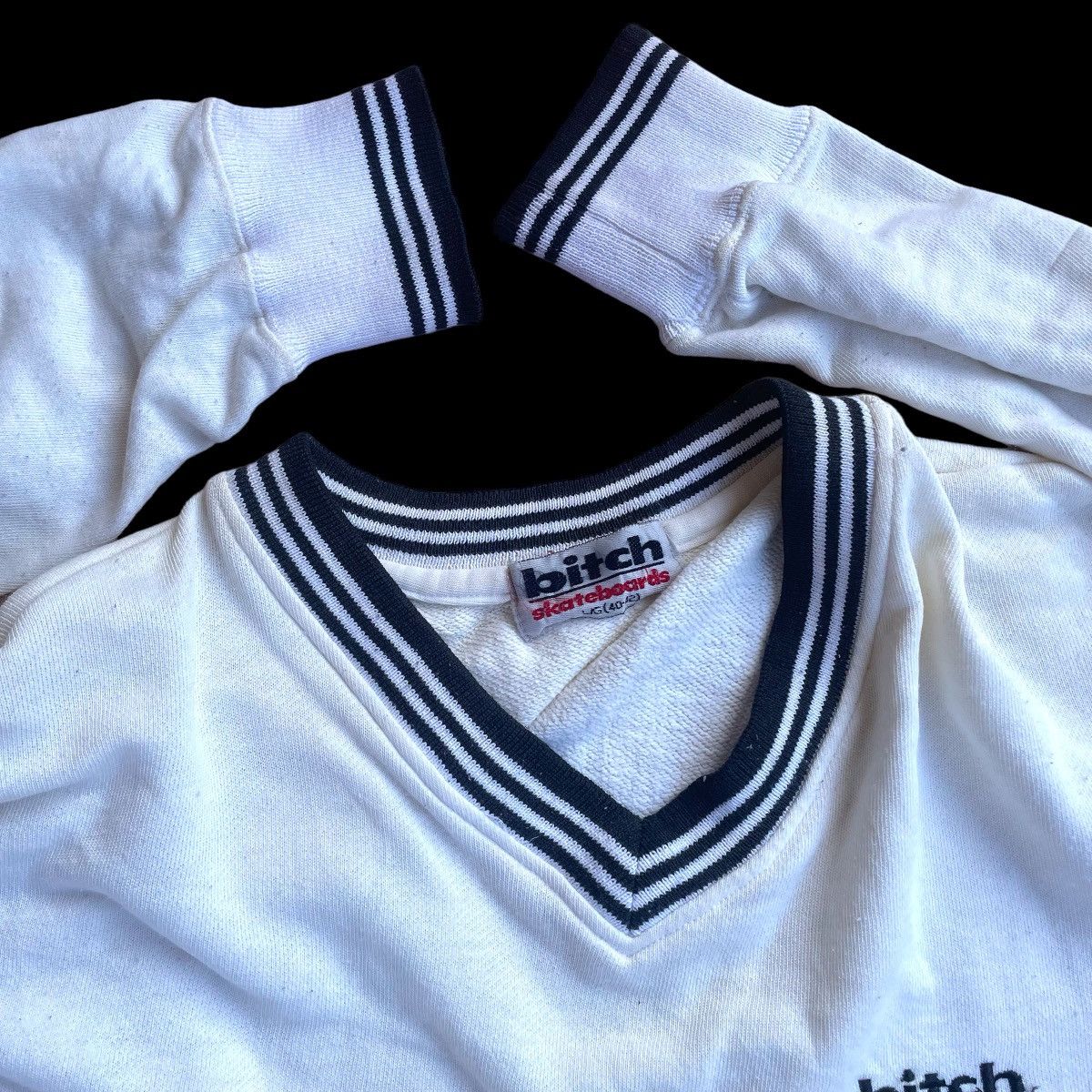 Girl Skateboards VINTAGE BITCH SKATEBOARDS EMBROIDERED SPELL OUT SWEATSHIRT Size US L / EU 52-54 / 3 - 4 Thumbnail