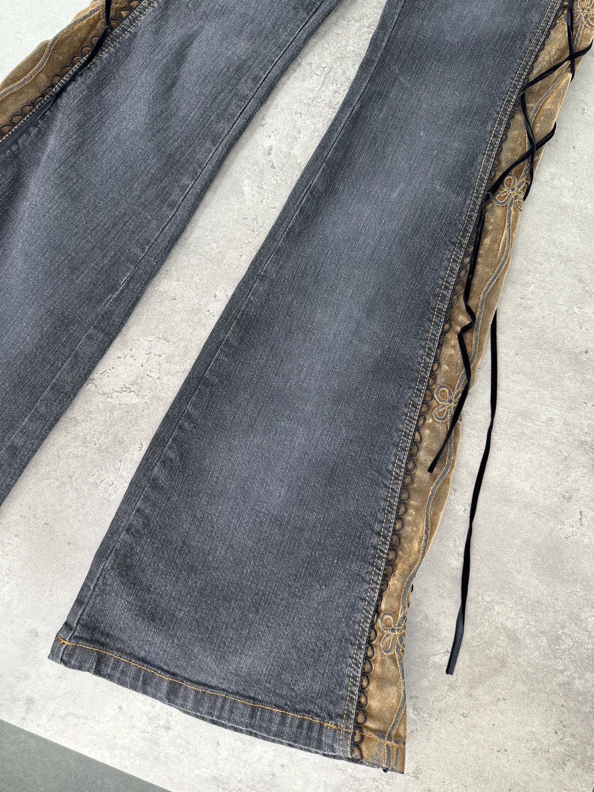 20471120 × Seditionaries × Vintage Vintage Flared Lace-up Jeans Y2K Size 25" / US 0 / IT 36 - 8 Thumbnail