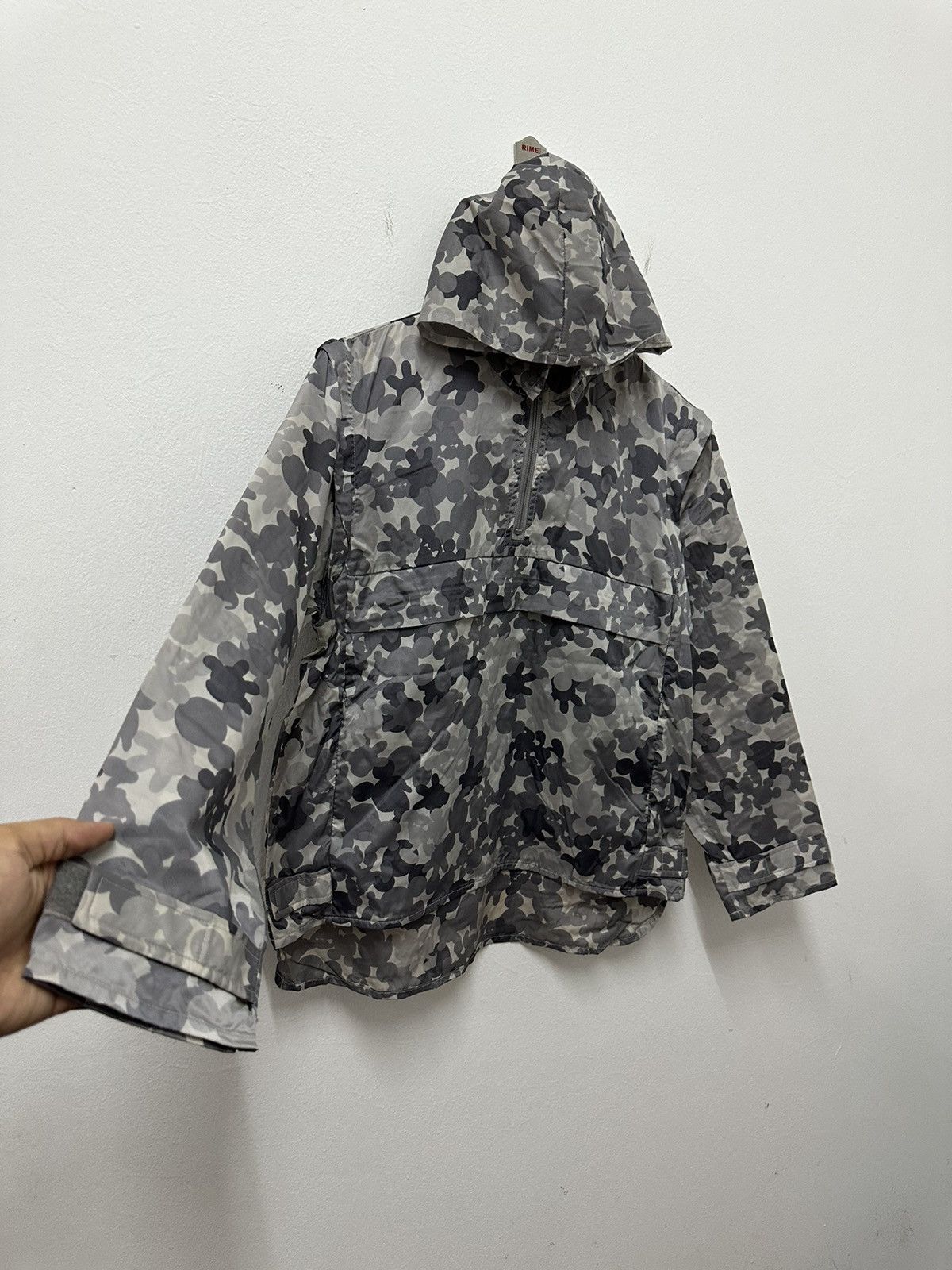 Disney × Mickey Mouse × Vintage Vintage Tokyo Disneyland Camo Anorak Hoodie Jacket Size US M / EU 48-50 / 2 - 6 Thumbnail