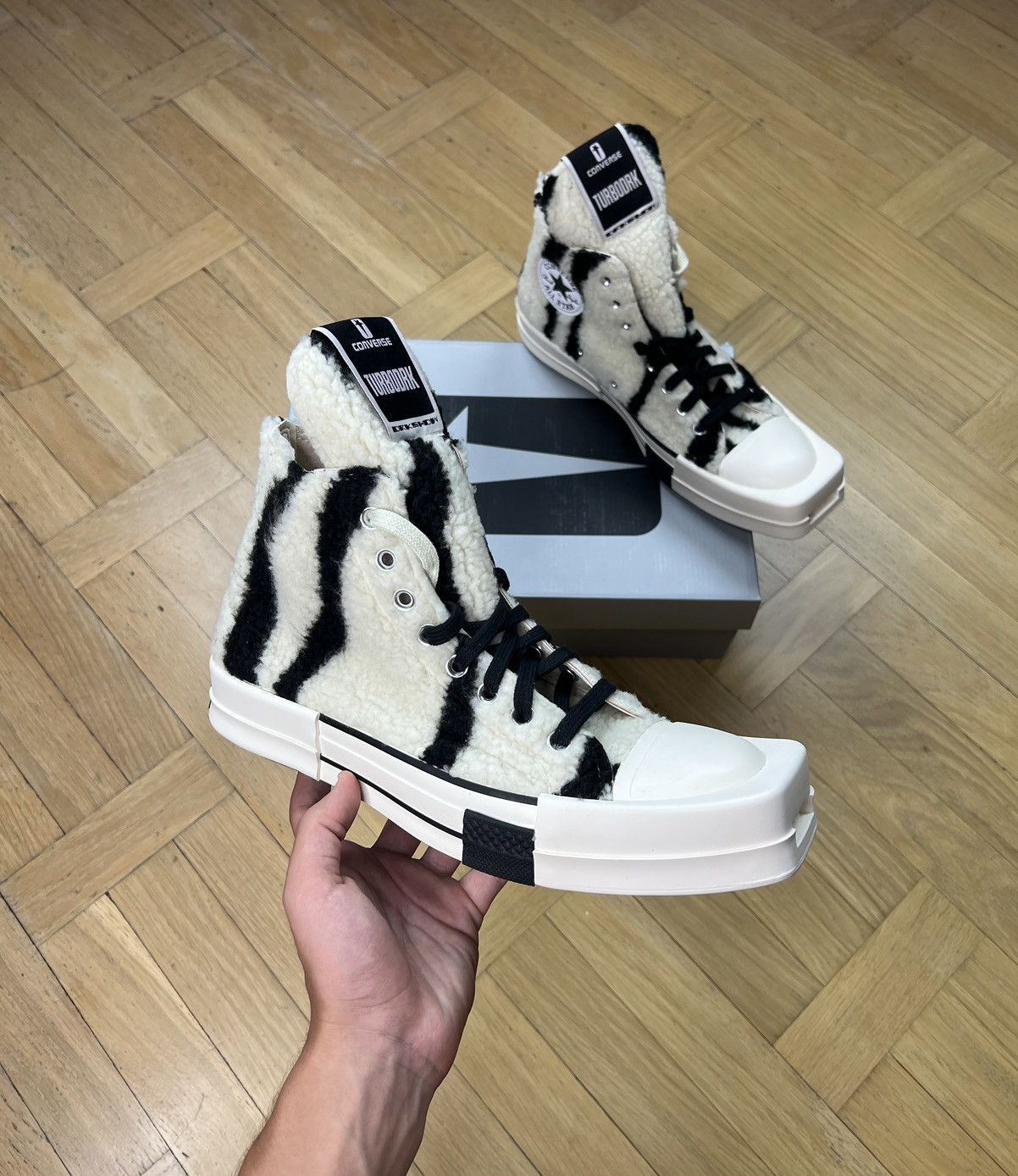 Rick Owens Rick Owens DRKSHDW X Converse Turbodrk “Zebra” FW22 Sneakers ...