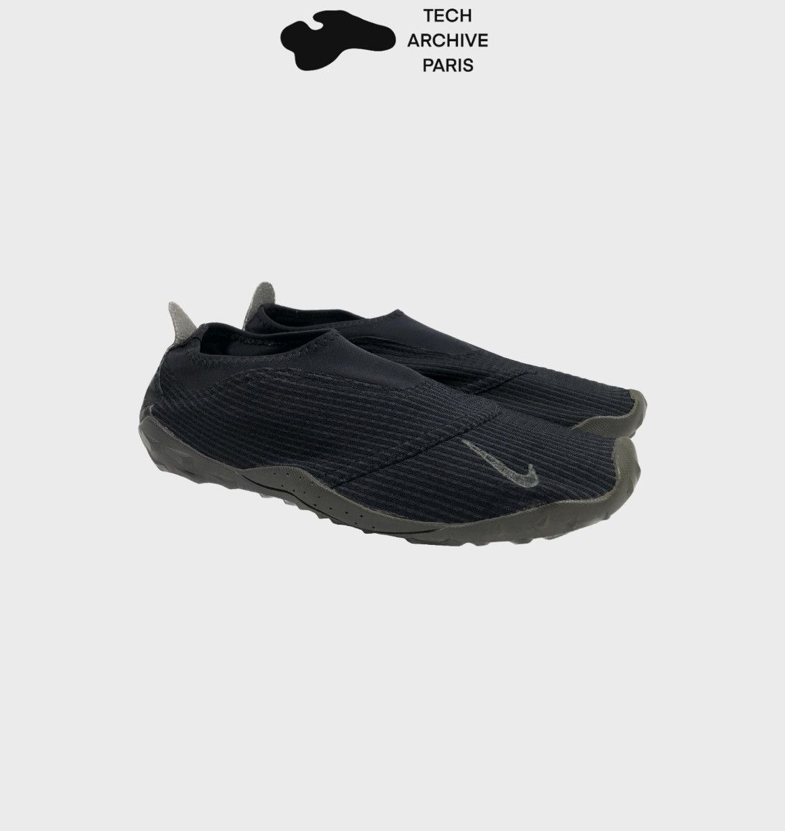 black and purple nike women's sneakers