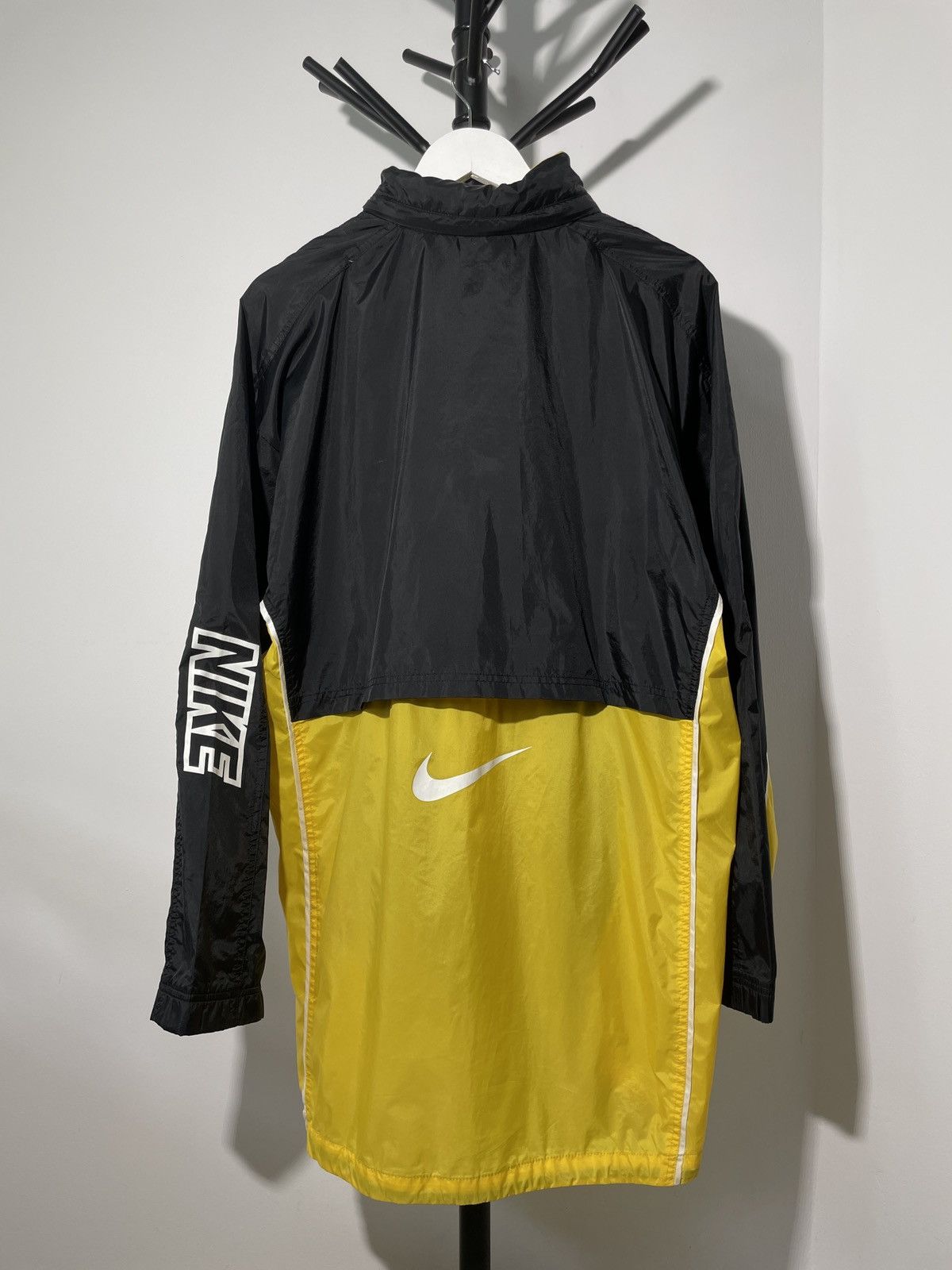 Nike × Vintage Vintage 90s Nike Big Logo Nylon Jacket Size US L / EU 52-54 / 3 - 13 Thumbnail