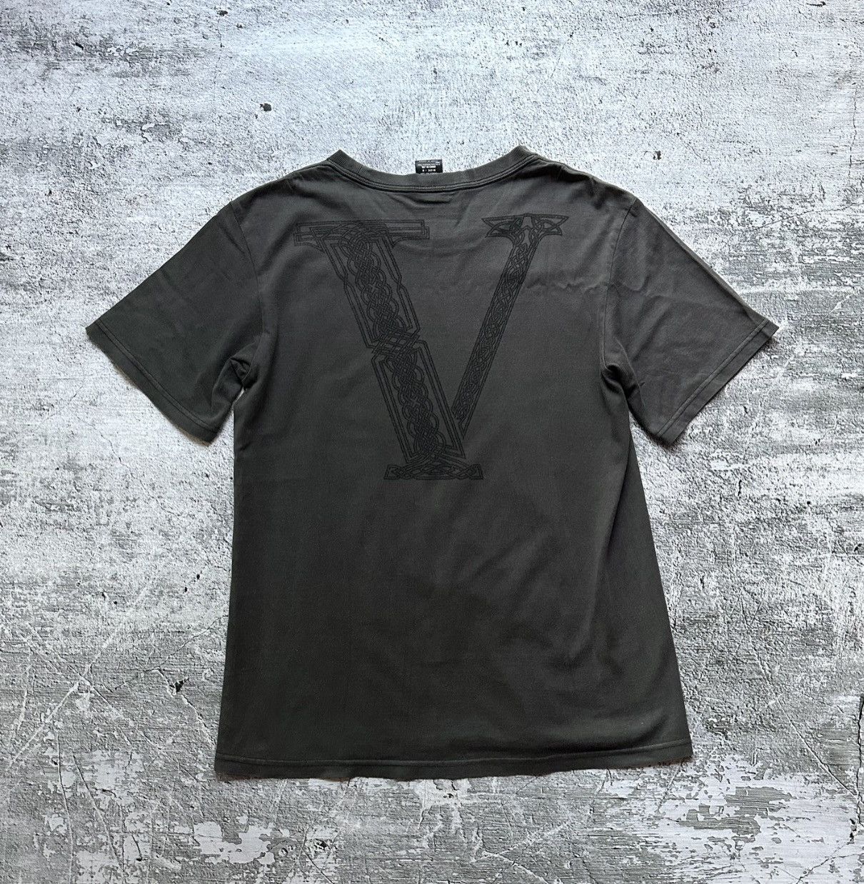 image of Number N Ine Number (N)Ine Fw06 Noir “V” T-Shirt in Slate Gray, Men's (Size Medium)