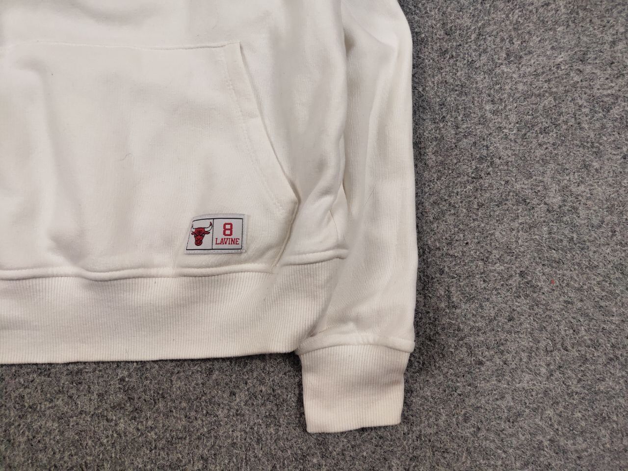 NBA Chicago Bulls x NBA Logo White Light Hoodie Vintage Style Size US S / EU 44-46 / 1 - 10 Thumbnail