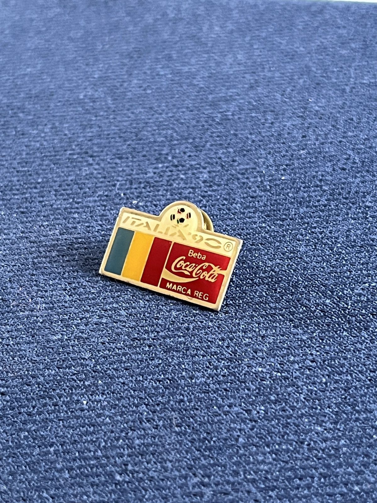 Vintage Italia 90 World Cup vintage pin : Romania Size ONE SIZE - 2 Thumbnail