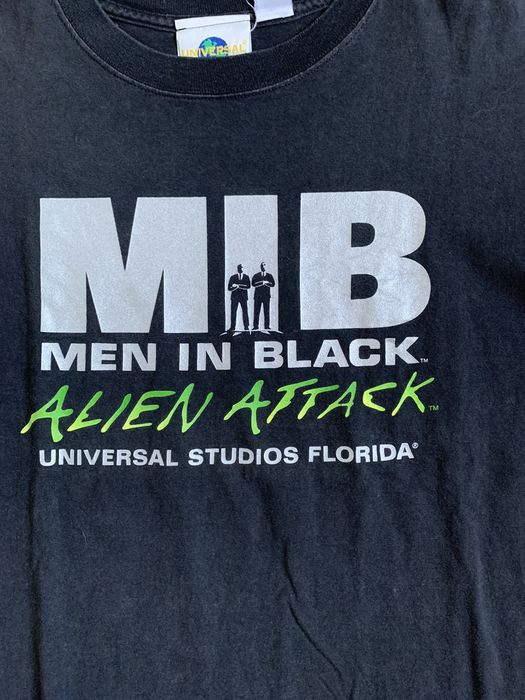 Vintage Vintage MIB men in black Alien Attack Universal T shirt | Grailed