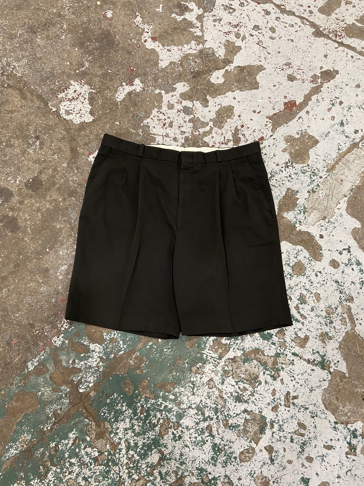 Vintage Vintage 1990s Black Pleated Shorts Size US 35 - 1 Thumbnail