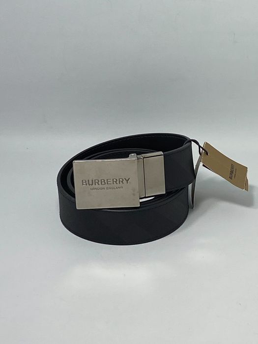 Burberry Men's Vintage Check Reversible Plaque Buckle Belt