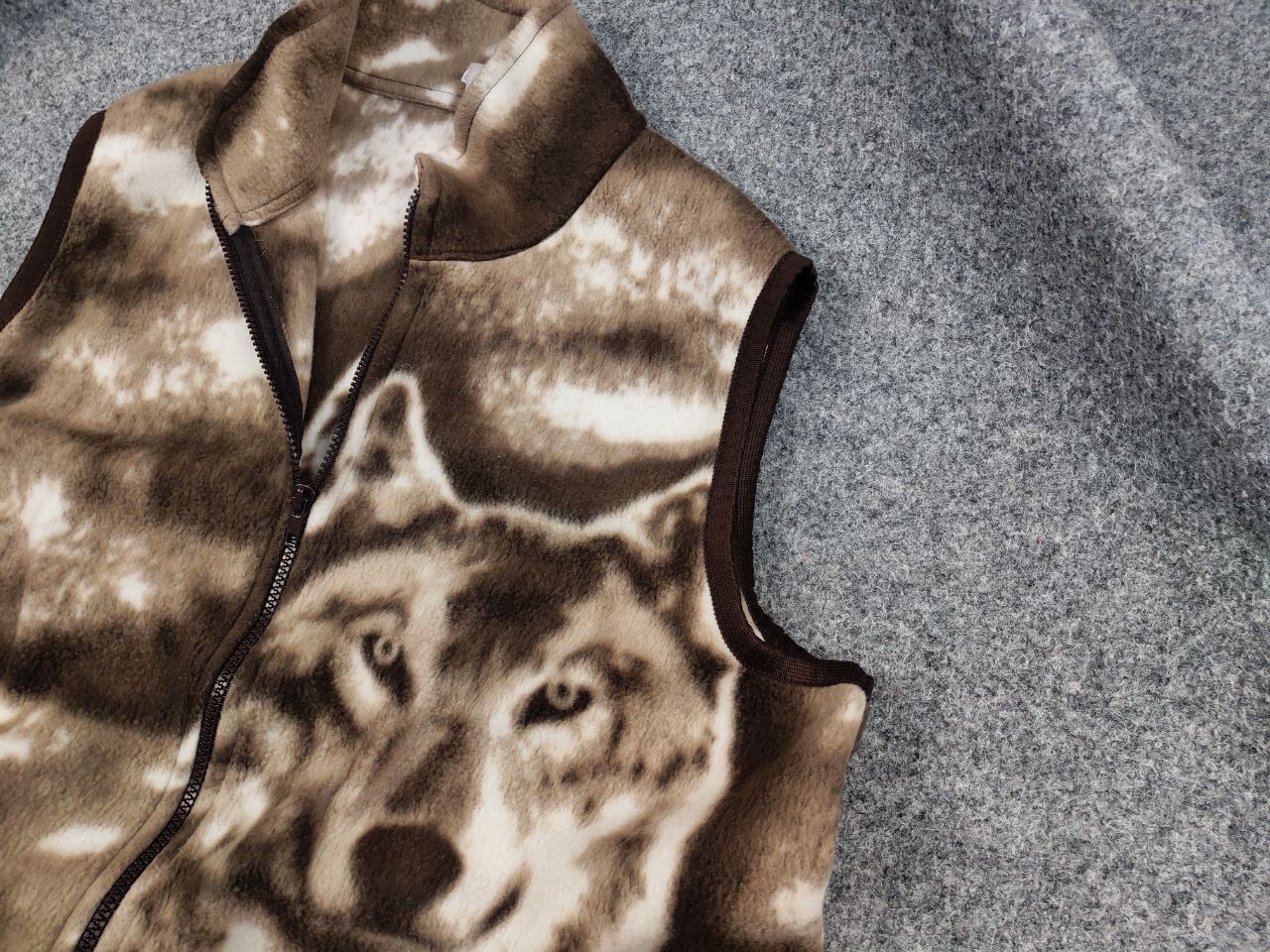 Japanese Brand Vintage 90s Wolf Zip Fleece Vest Jacket Print Supreme Style Size US L / EU 52-54 / 3 - 4 Thumbnail