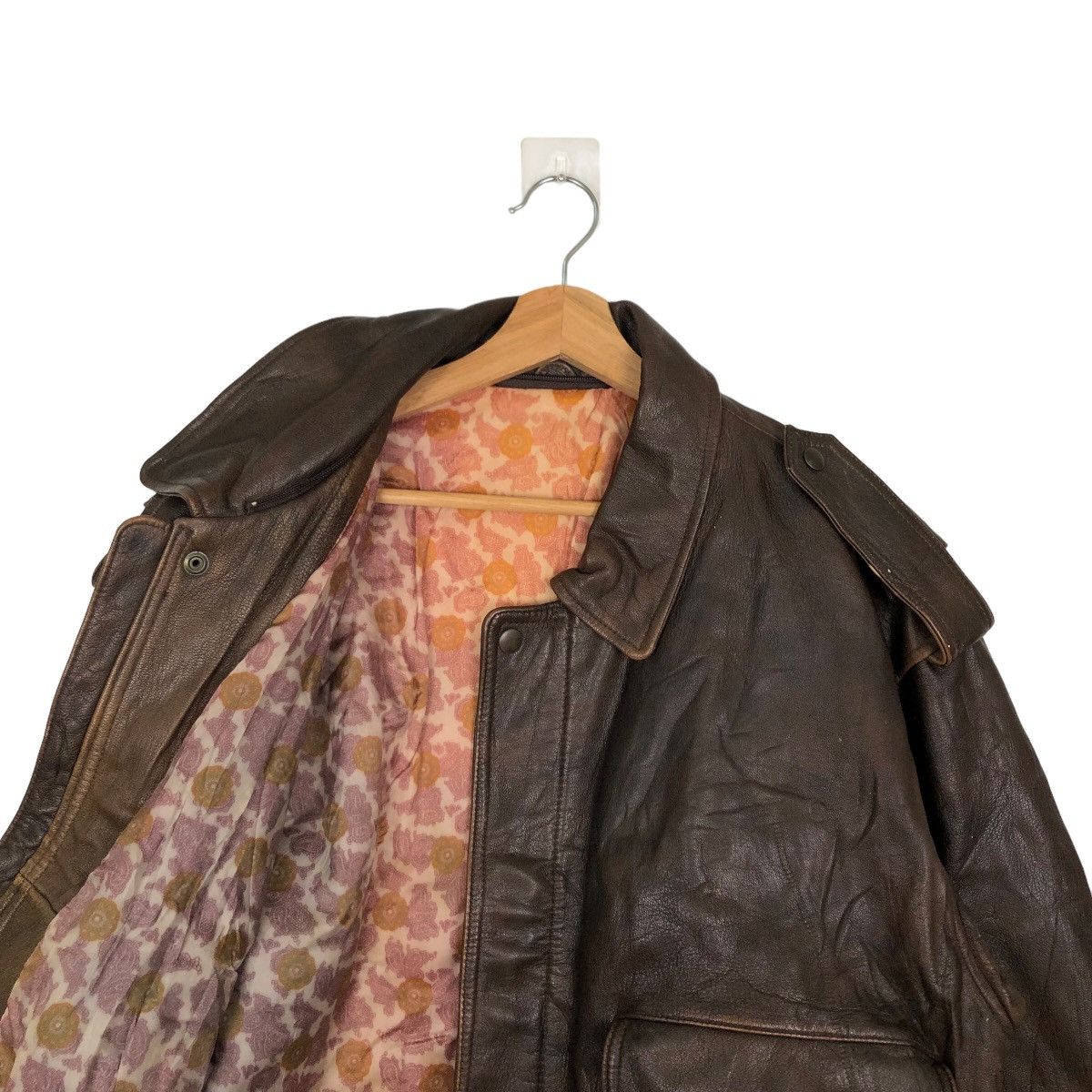 Japanese Brand VINTAGE BOMBER JACKET GENUINE LEATHER TIGER DOT LINING JAPAN Size US S / EU 44-46 / 1 - 9 Thumbnail
