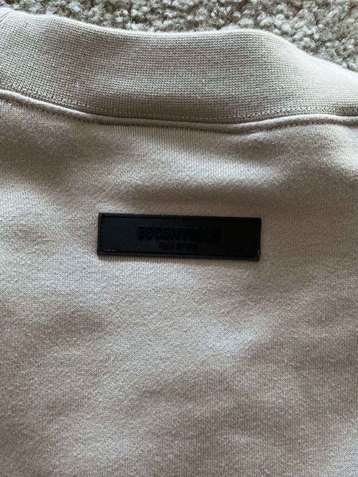 Essentials × Fear of God Fear of God Essentials Tan Logo Crewneck Sweatshirt Size XXL Size US XXL / EU 58 / 5 - 5 Thumbnail