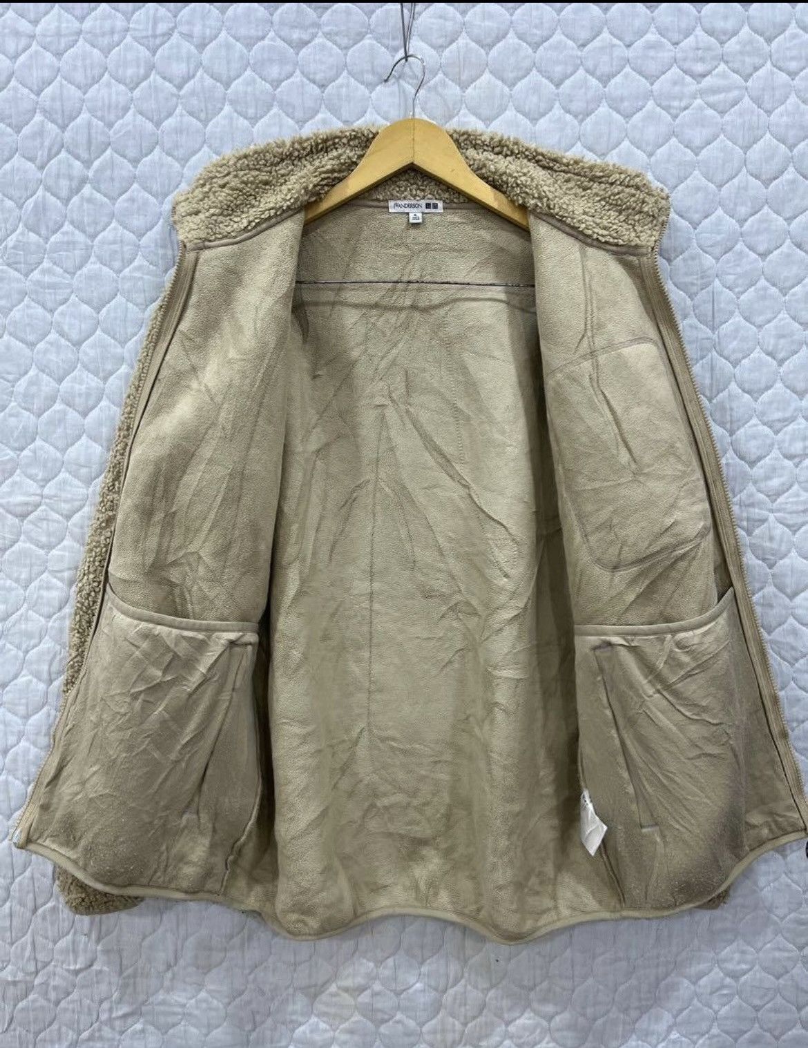JW Anderson × Uniqlo (Q). JW ANDERSON X UNIQLO DEEP PILE JACKET Size US M / EU 48-50 / 2 - 4 Thumbnail