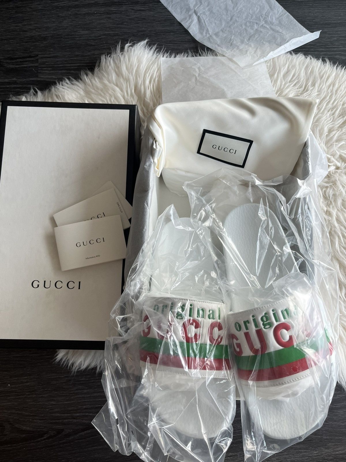 Gucci Super Runway Brand New Gucci Logo Leather Sandal Slides Rare Size US 9 / EU 42 - 9 Thumbnail