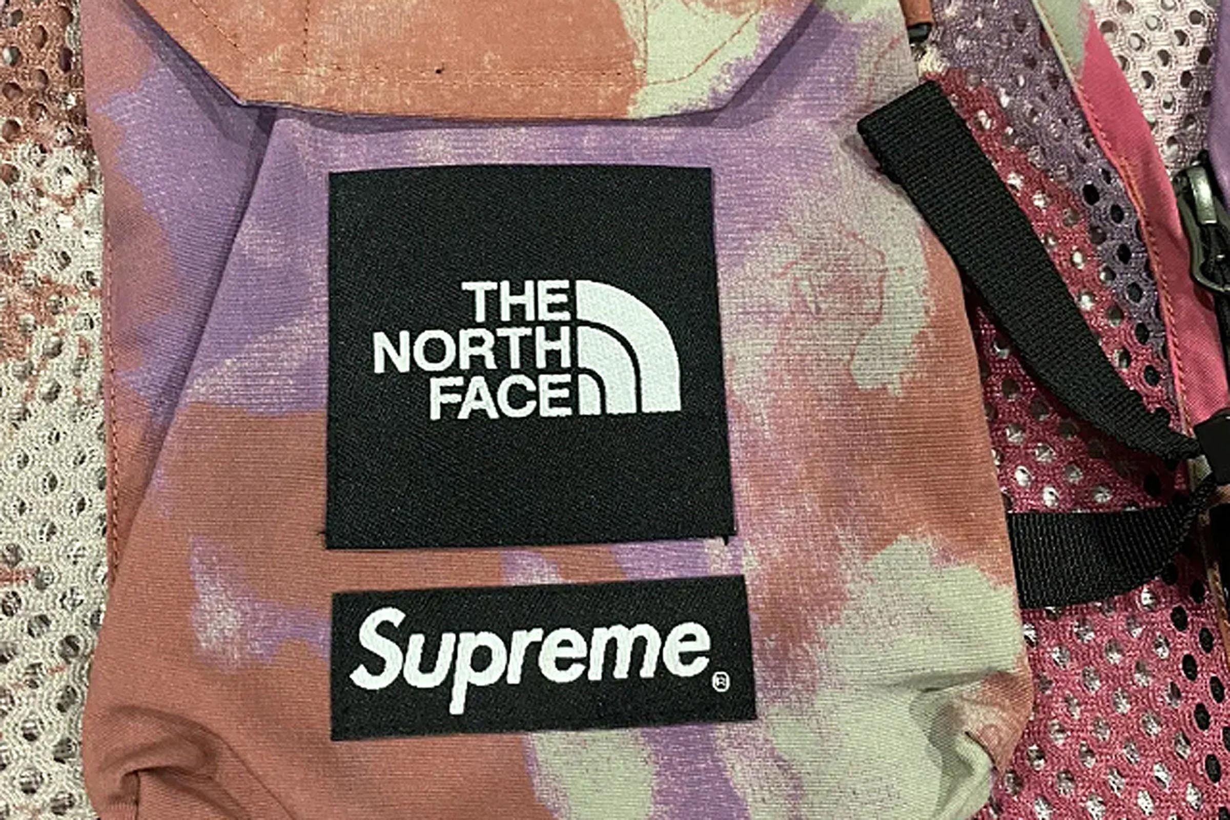 Kaws x TNF - Nupste