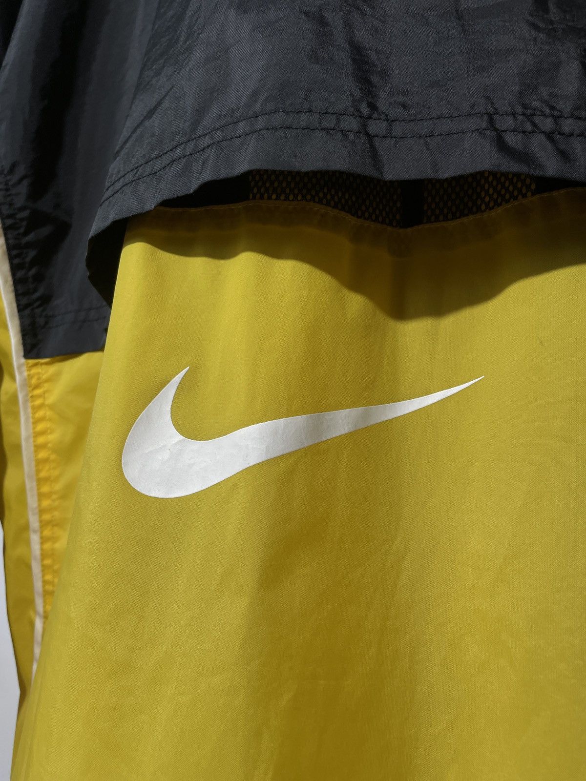 Nike × Vintage Vintage 90s Nike Big Logo Nylon Jacket Size US L / EU 52-54 / 3 - 16 Thumbnail