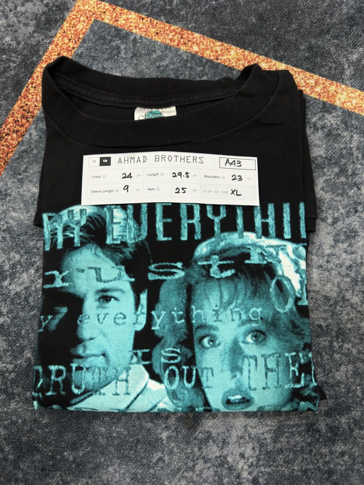 Vintage Vintage The X Files ©️1995 Century Fox Tshirt A43 Size US L / EU 52-54 / 3 - 11 Thumbnail