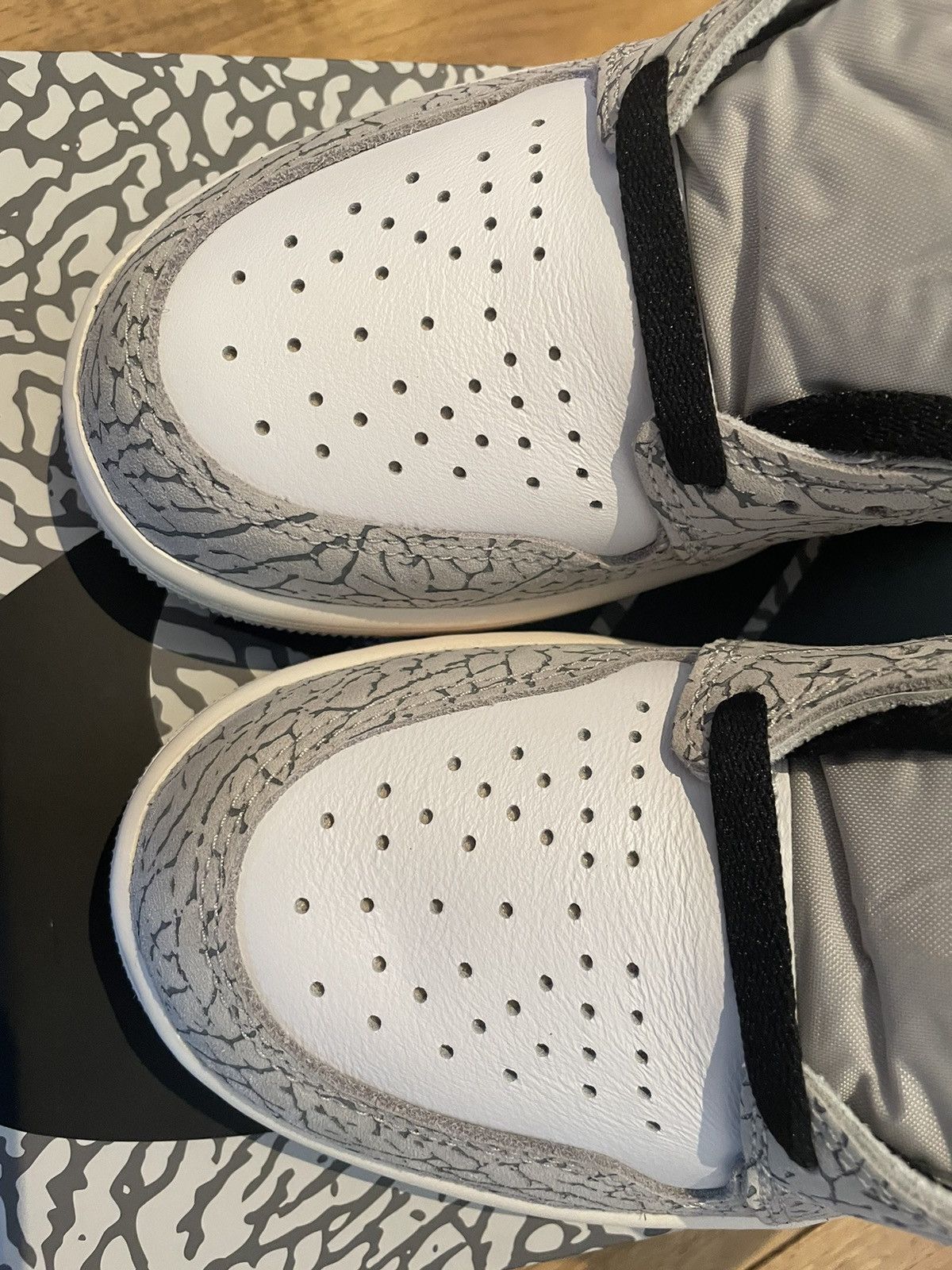 Jordan Brand × Nike Jordan 1 High OG White Cement Elephant Size US 9 / EU 42 - 4 Thumbnail