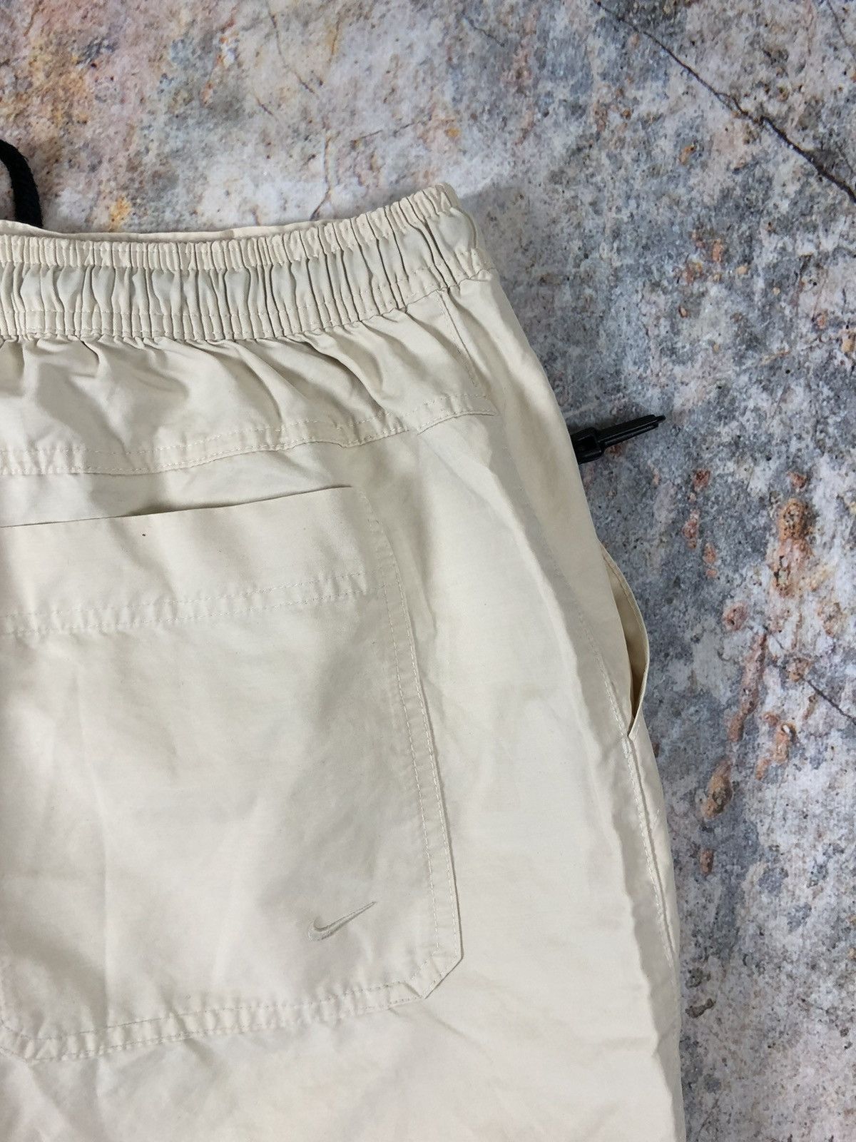 Nike × Vintage Nike vintage beige nylon vintage shorts Size US 33 - 7 Thumbnail