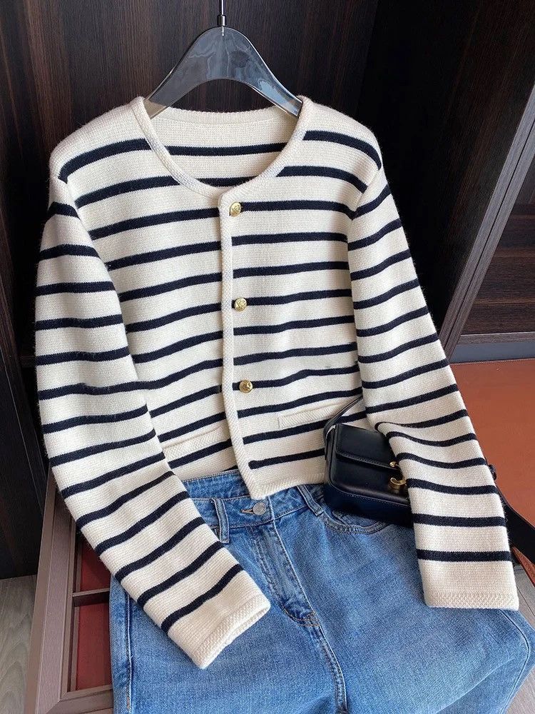 Cardigan White Black Striped Knitted Sweater