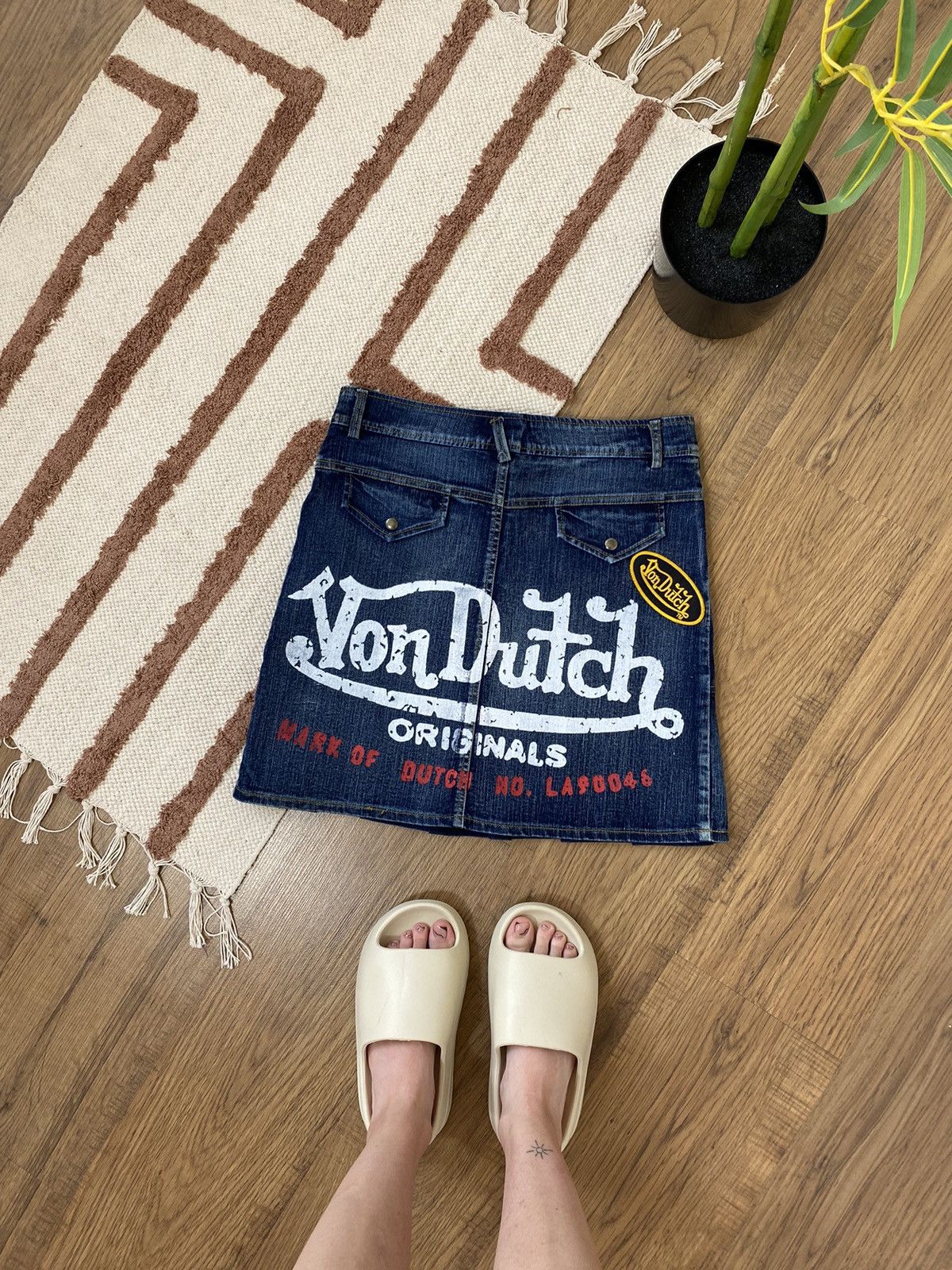 VINTAGE RARE VON DUTCH PLEATED PRINTED MISI SKIRT