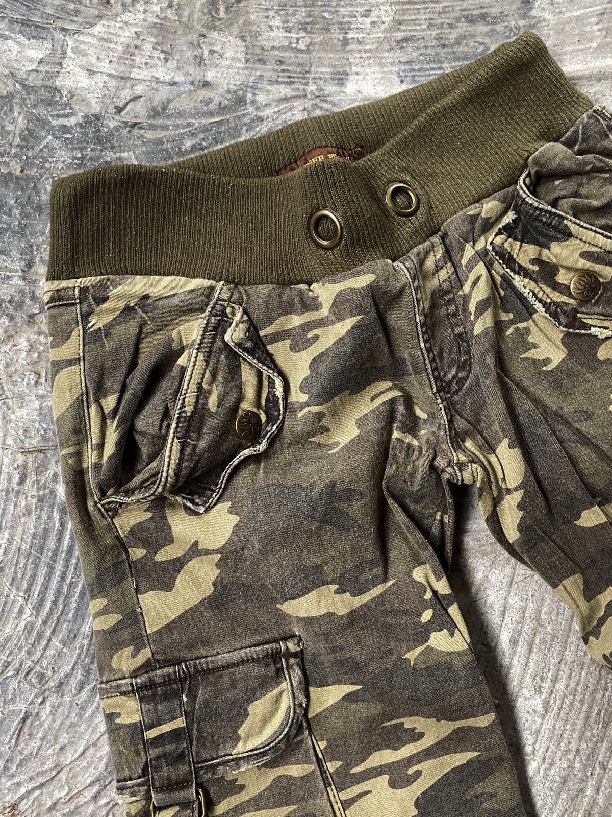 Vintage ❗️SALE❗️Vintage Upper Freak Cargo Tactical Camo Bondage Pant Size 28" / US 6 / IT 42 - 6 Thumbnail