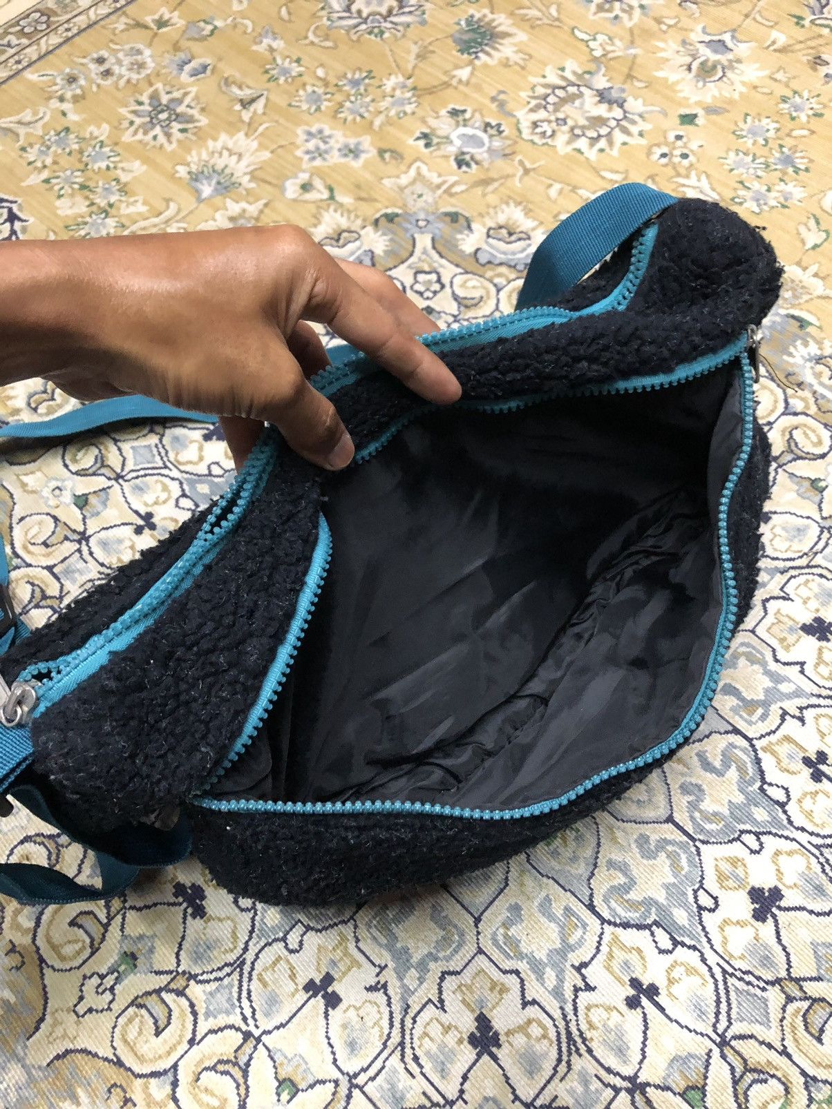 Other MEI FLEECE SLING/CROSSBODY BAG Size ONE SIZE - 5 Thumbnail