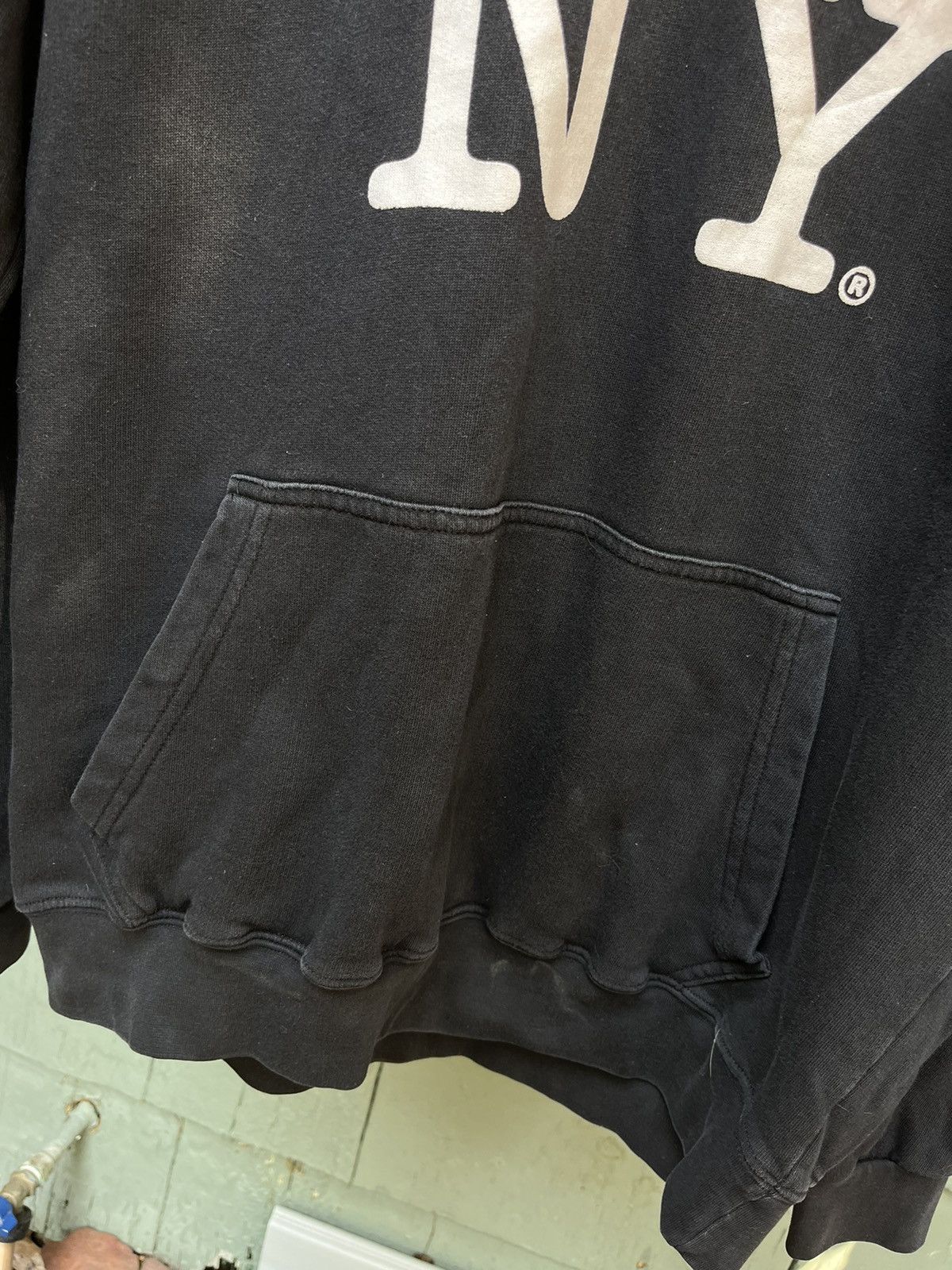 Vintage Vintage “I Heart NY” Black Faded Hoodie Y2K Size US XL / EU 56 / 4 - 3 Thumbnail