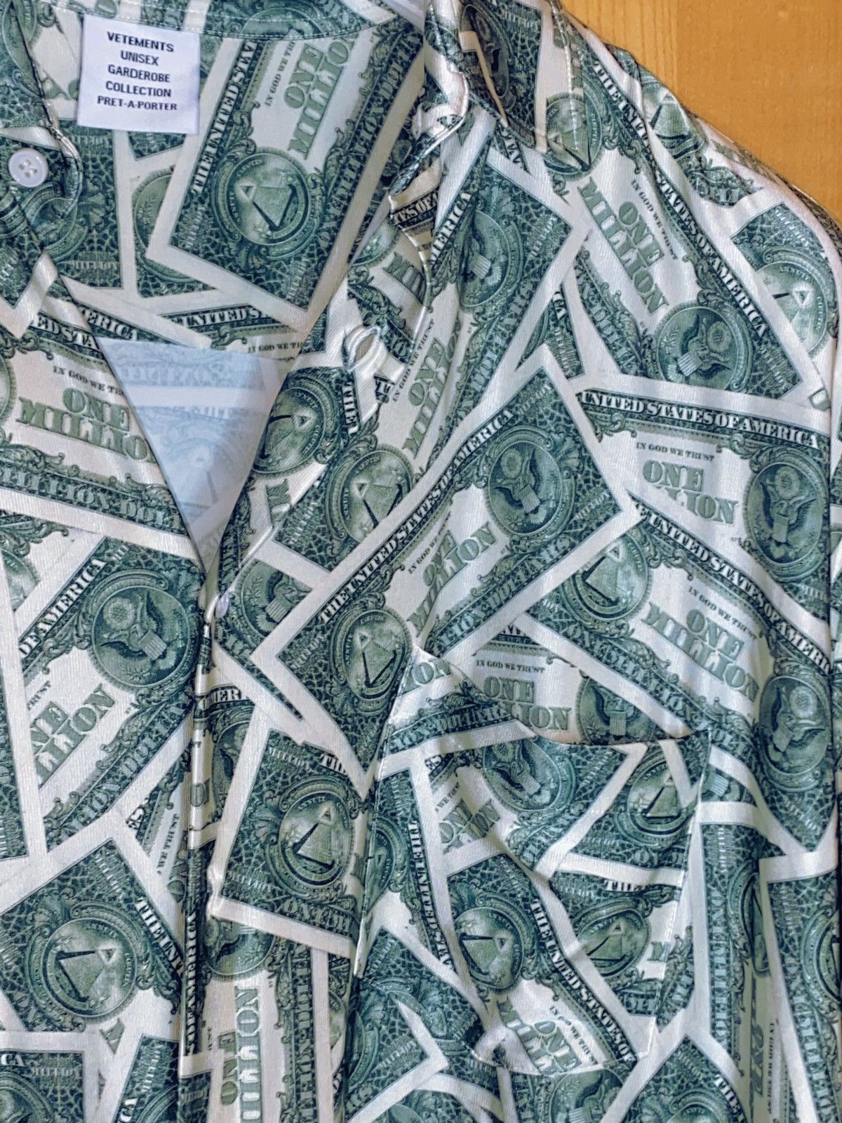 Vetements Oversized VETEMENTS 'Million Dollar' Printed Satin Shirt Size US L / EU 52-54 / 3 - 9 Thumbnail