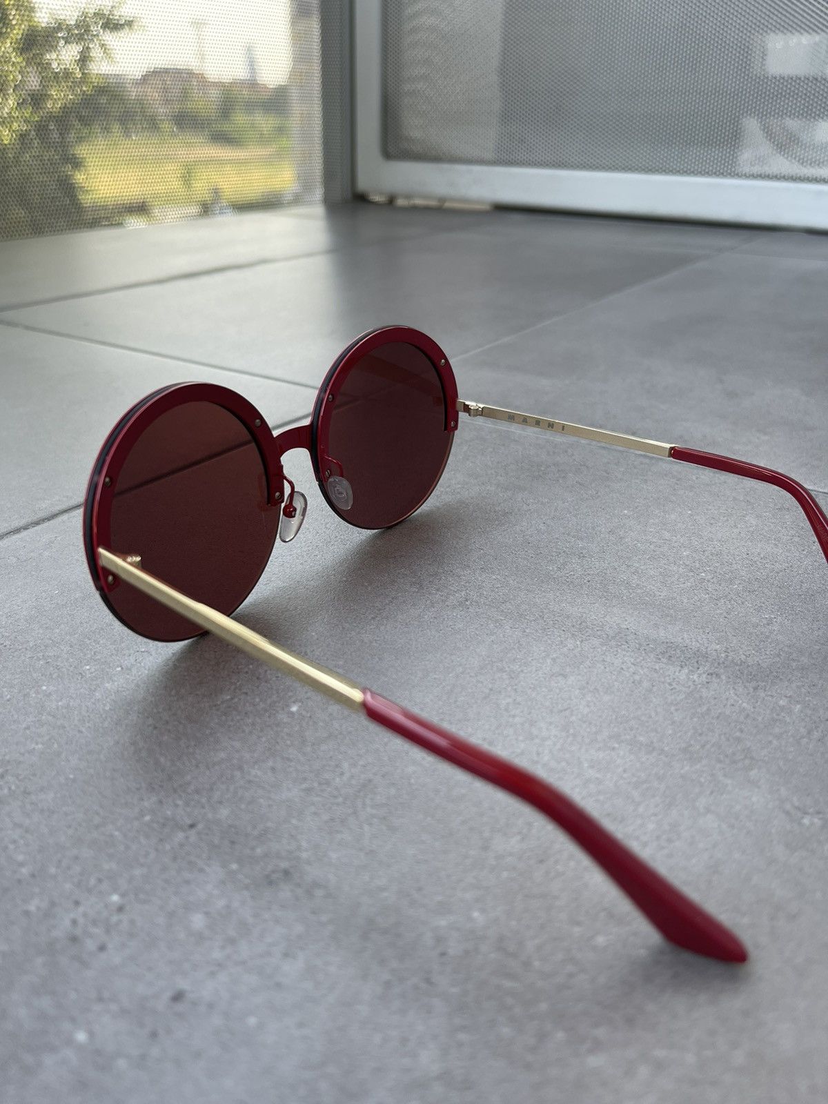 Marni Marni ME103S 613 Red Gold Round Sunglasses Size ONE SIZE - 6 Thumbnail