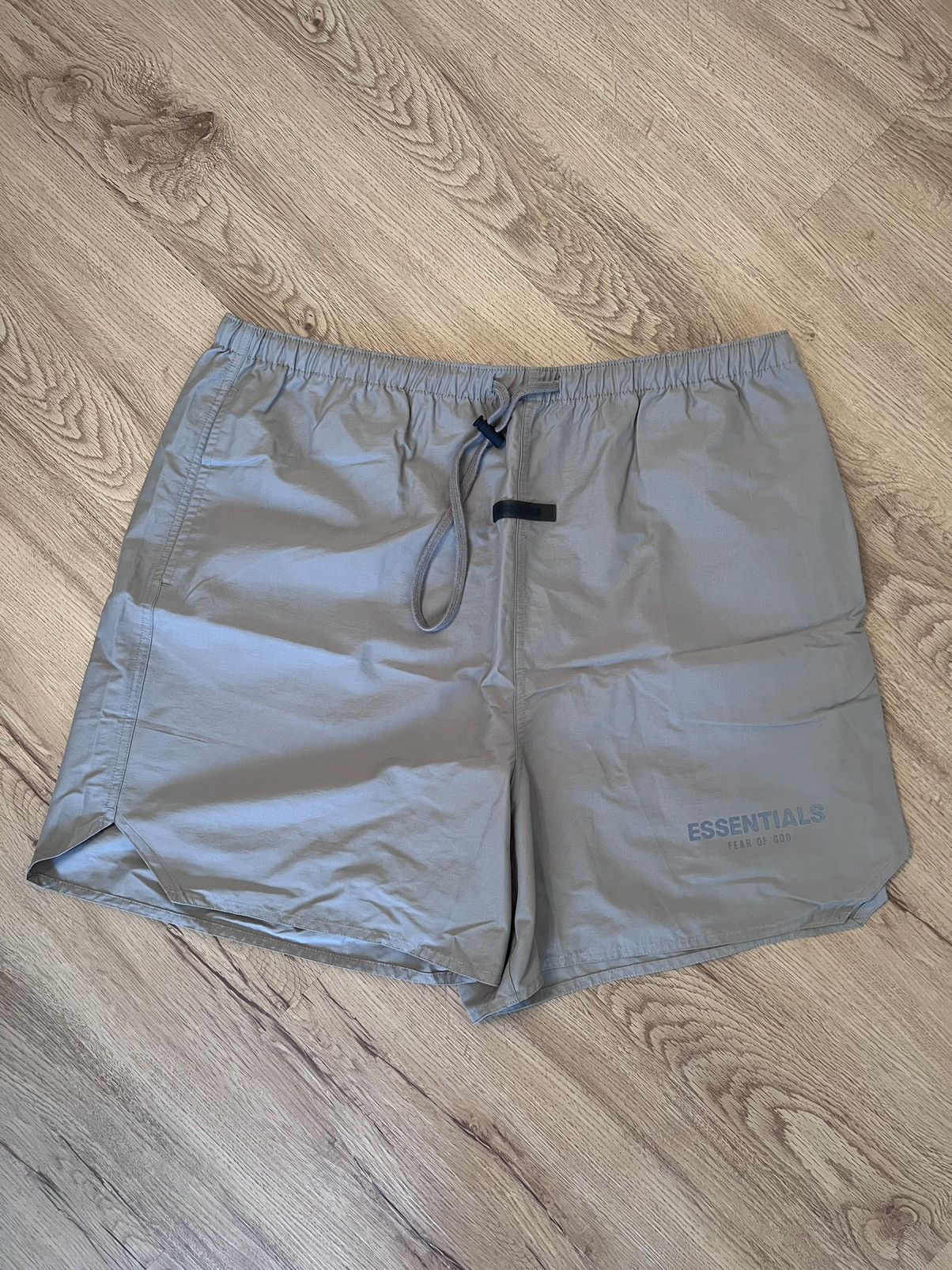 Fear of God Fear of God Essentials Volley Short FW21 in Harvest/Taupe