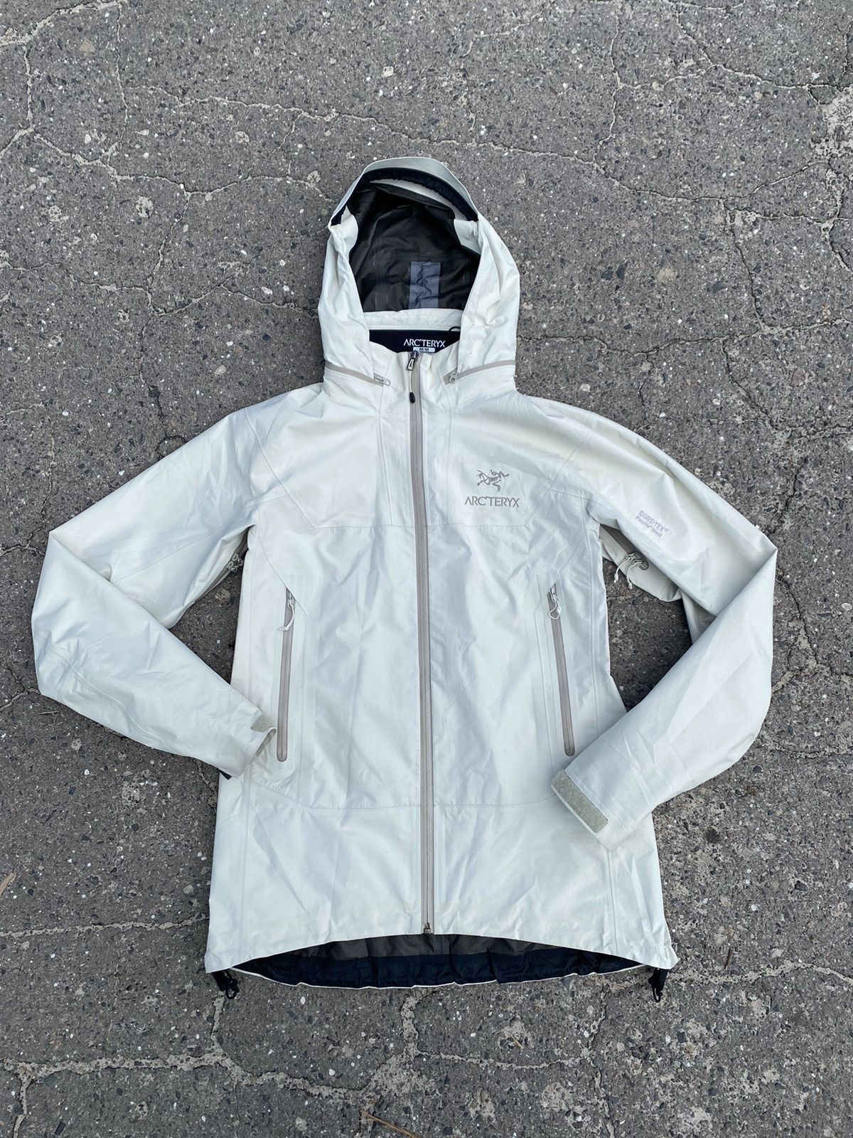 Arc'teryx × Streetwear Arcteryx Womens White Goretex Paclite Shell ...