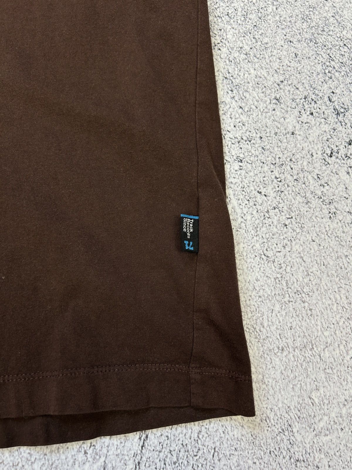 Nike Mens Vintage Nike brown T Shirt streetwear y2k tee swoosh Size US L / EU 52-54 / 3 - 5 Thumbnail