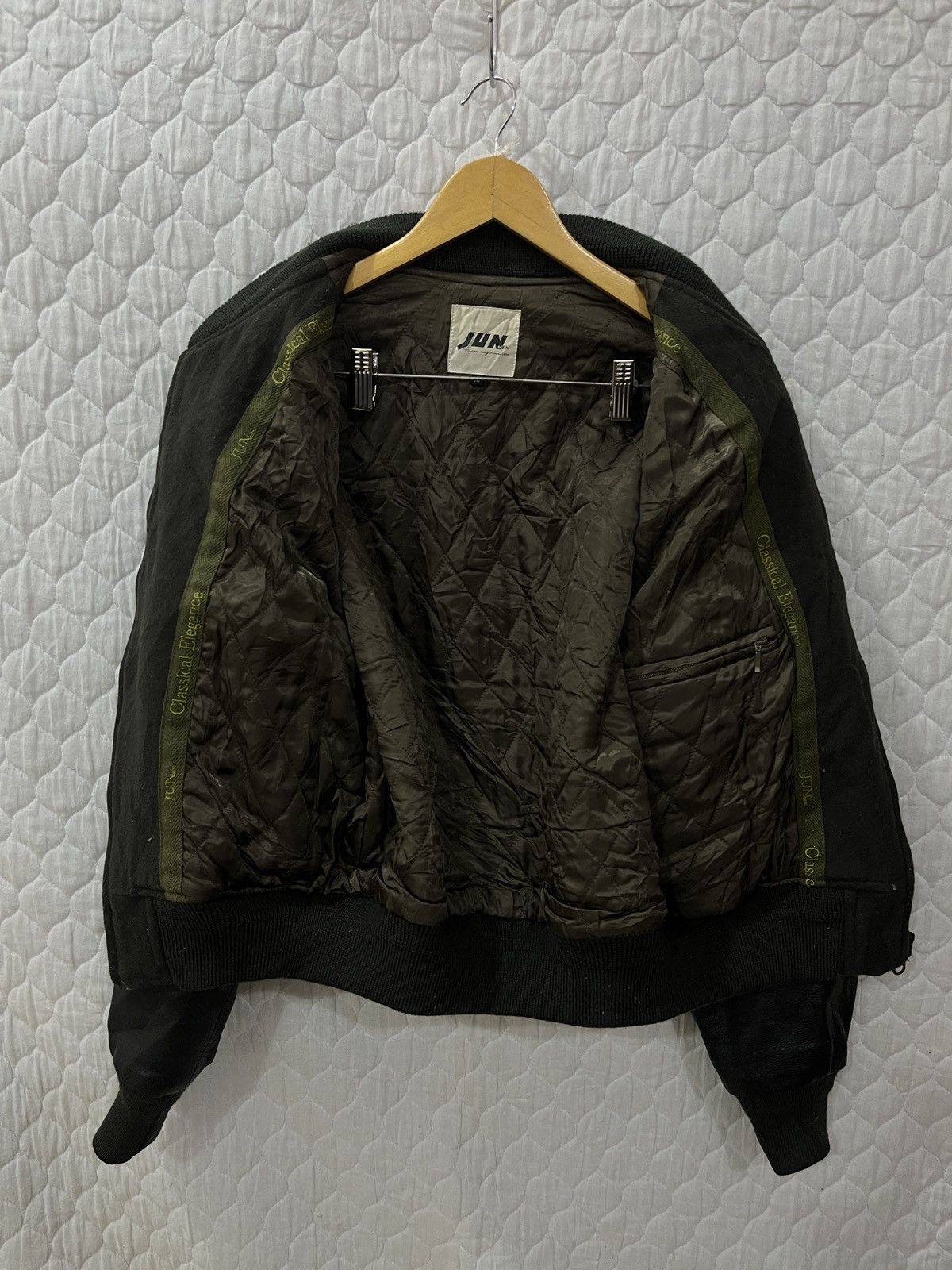 Genuine Leather (Uuuu). VINTAGE JUN MEN VARSITY BOMBER JACKET Size US M / EU 48-50 / 2 - 7 Thumbnail
