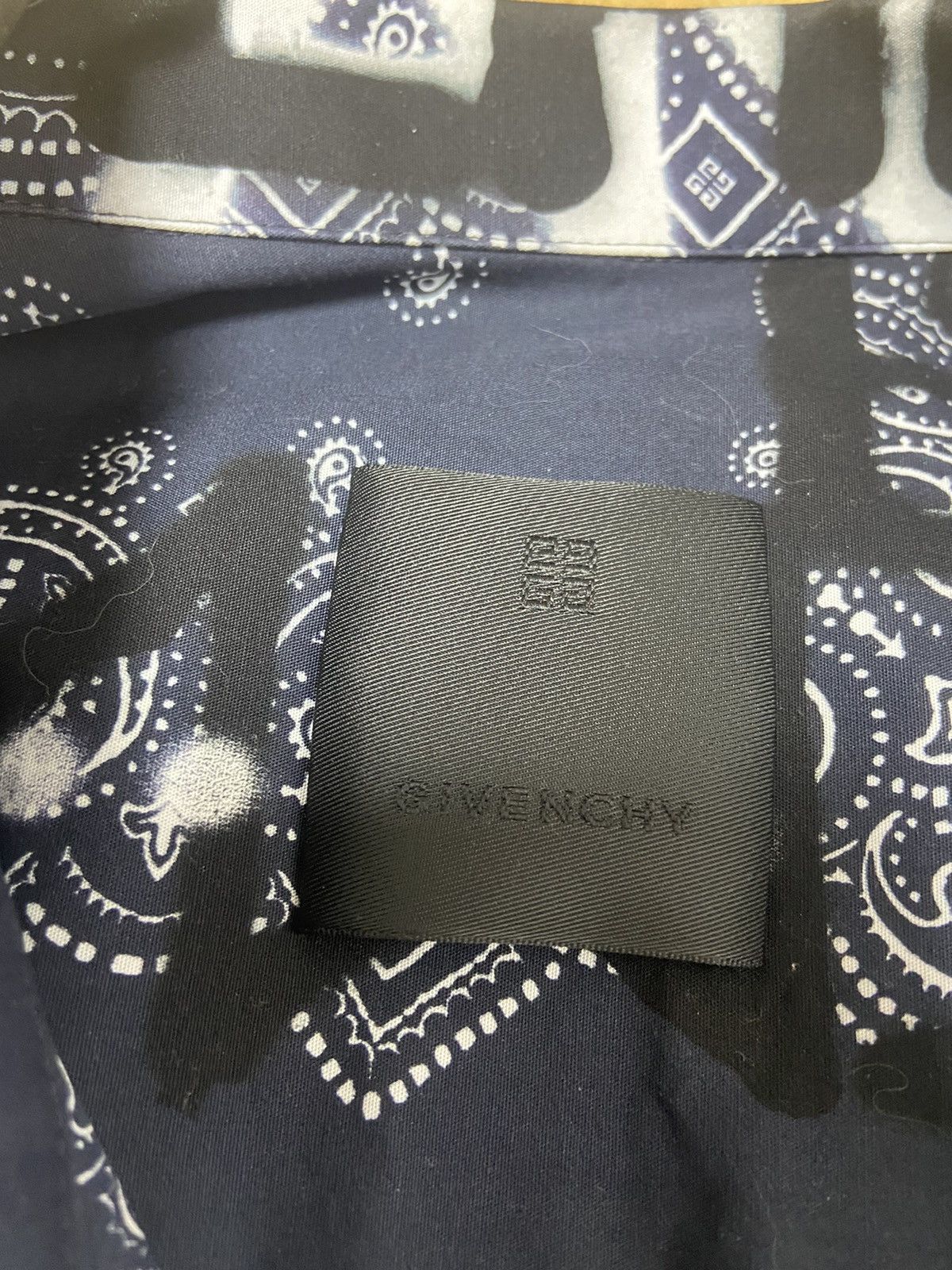 Givenchy 41 Givenchy X Chito Oversized bandana shirt jacket Size US L / EU 52-54 / 3 - 3 Thumbnail