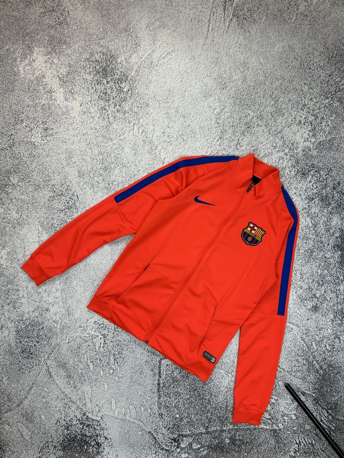 Nike Mens Vintage Nike FC Barcelona Track Jacket Olympic y2k rare Size US M / EU 48-50 / 2 - 1 Thumbnail