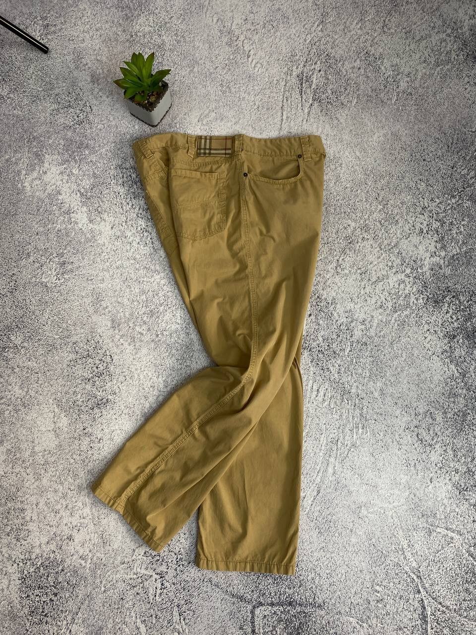 Burberry × Vintage Vintage Burberry Beige Chinos Denim Jeans Size US 36 / EU 52 - 1 Thumbnail