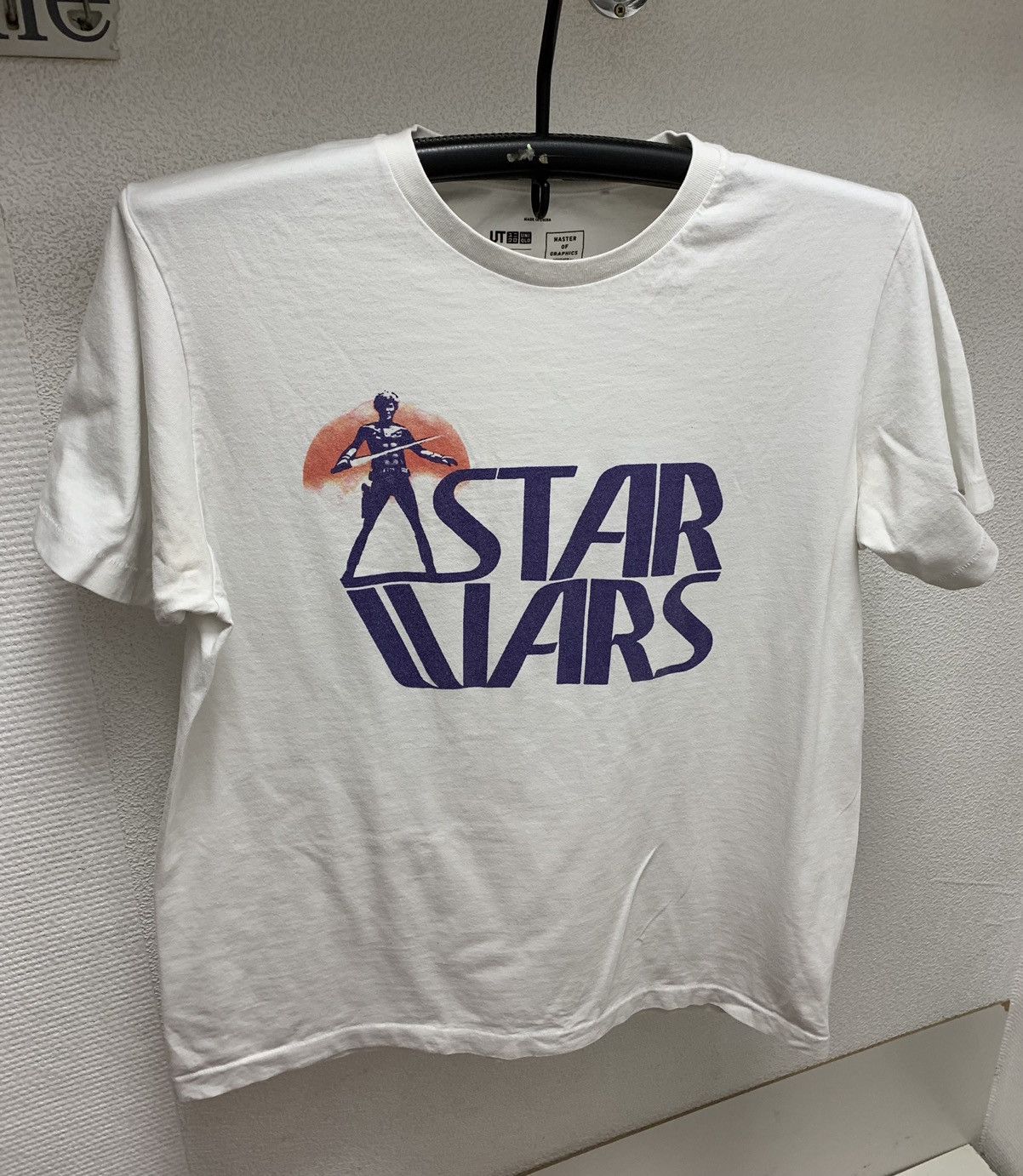 Uniqlo StarWars Uniqlo white big logo t-shirt L sz Japanese brand Size US L / EU 52-54 / 3 - 1 Thumbnail