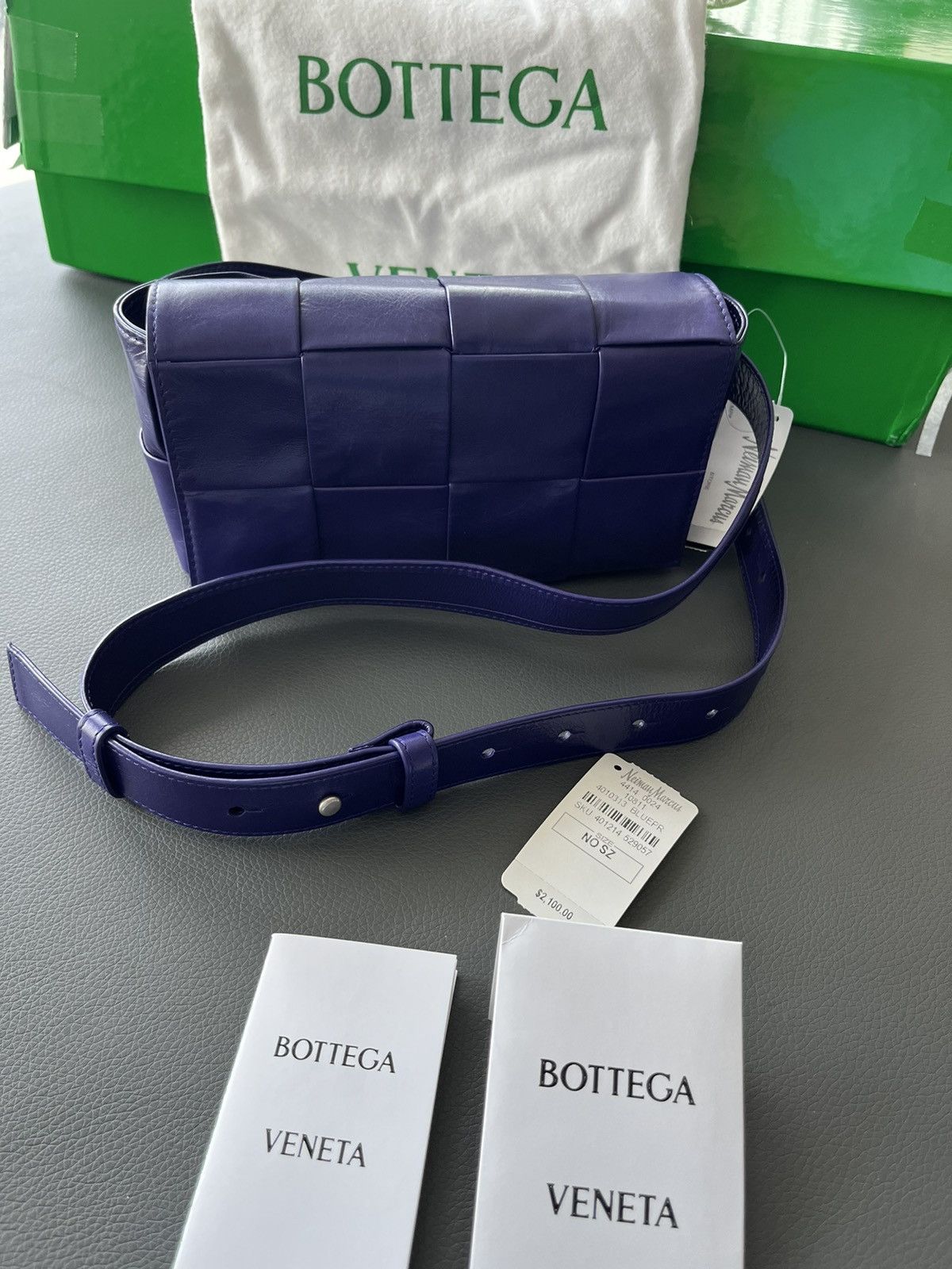 Bottega Veneta Super Runway Brand New $2,300 Value Cassette Crossbody Bag Size ONE SIZE - 25 Thumbnail