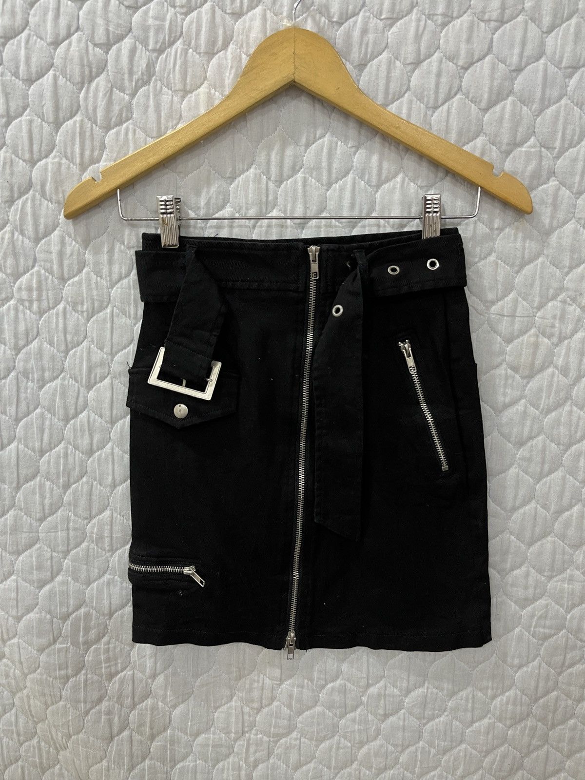 Japanese Brand (Ssss). DARISH JAPAN HYPEBEAST SKIRTS Size 23" - 1 Thumbnail