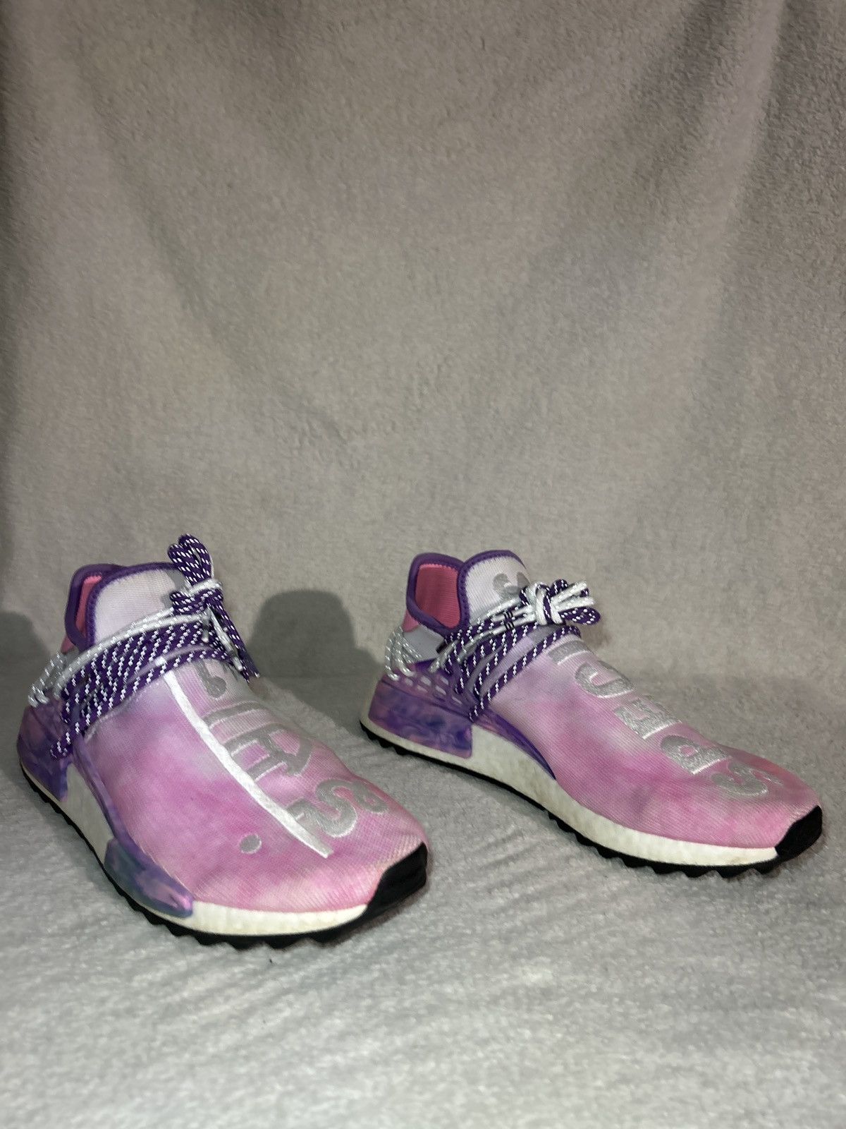 Nmd human race holi online