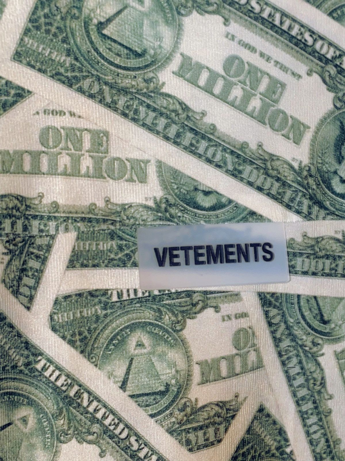 Vetements Oversized VETEMENTS 'Million Dollar' Printed Satin Shirt Size US L / EU 52-54 / 3 - 12 Thumbnail