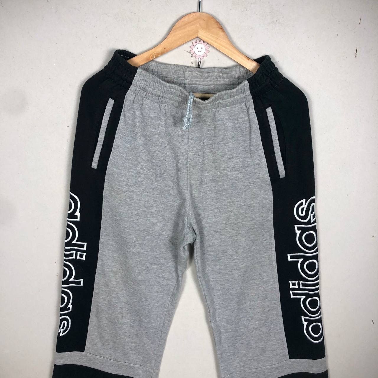 Adidas × Vintage Vintage 90s Adidas Spell Out Sweatpants Jogger Pants Hype Size US 32 / EU 48 - 3 Thumbnail