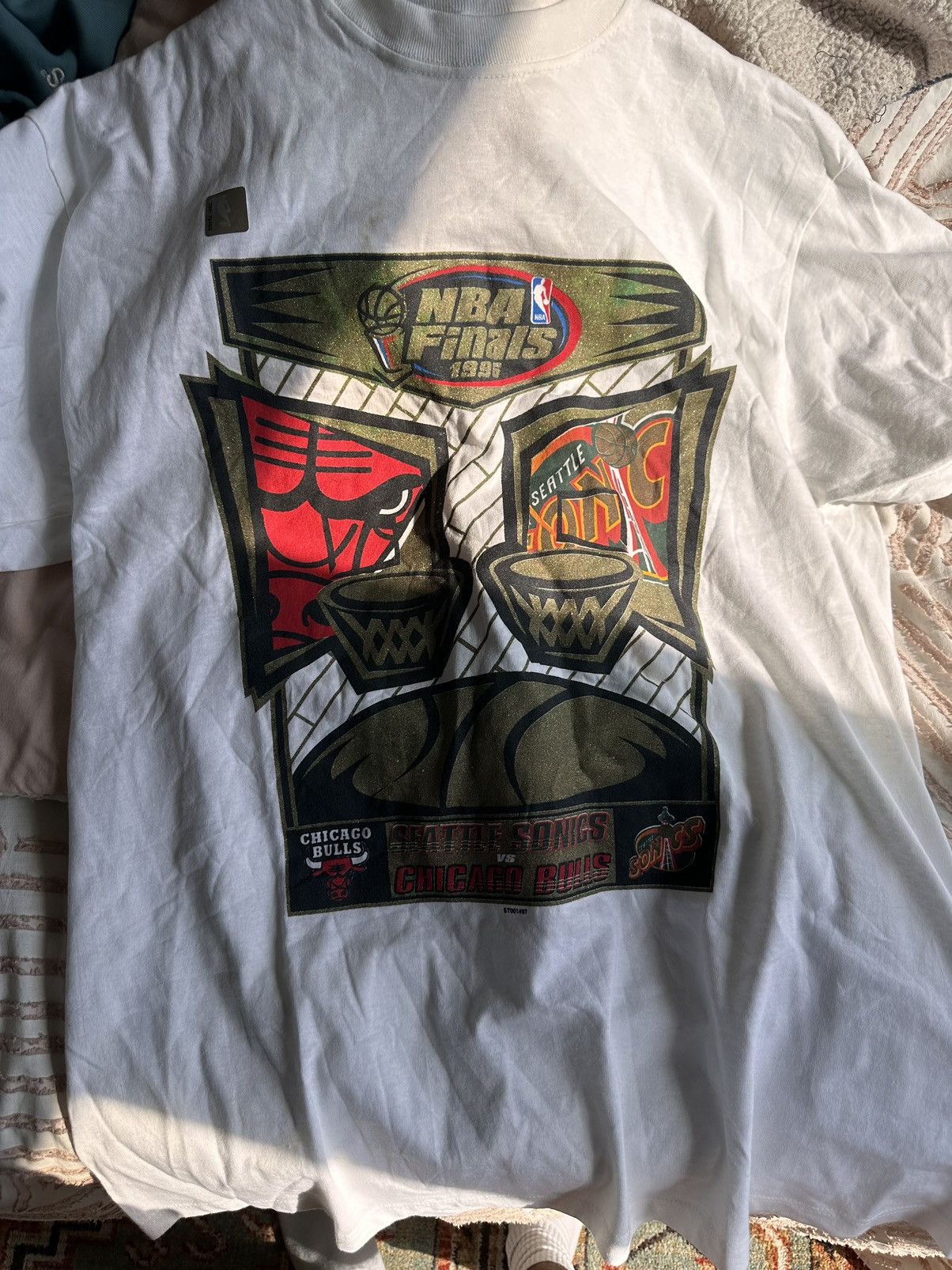 Seattle Supersonics Vs Chicago Bulls 1996 Finals Tee - Faded Black