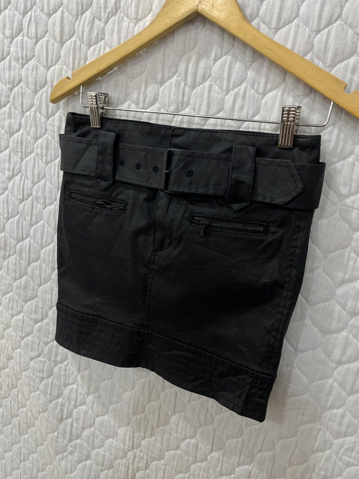 Uniqlo (Rrrr). UNIQLO COATED CLOTH BELT SKIRTS Size 29" - 2 Thumbnail