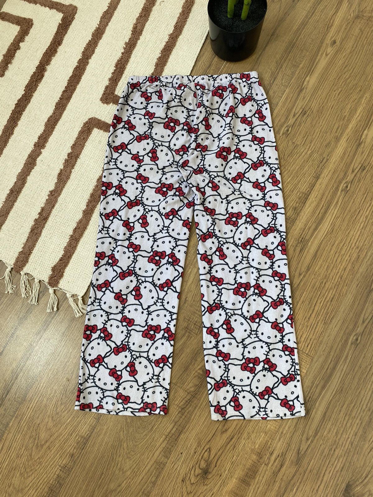 Cartoon Network CUTE HELLO KITTY PAJAMA PANTS Size 26" / US 2 / IT 38 - 4 Thumbnail