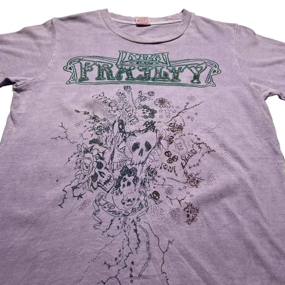 20471120 × Beauty Beast × Japanese Brand 🇯🇵☠️ VINTAGE RNA INC SKULL FLORAL TSHIRT Size US M / EU 48-50 / 2 - 4 Thumbnail